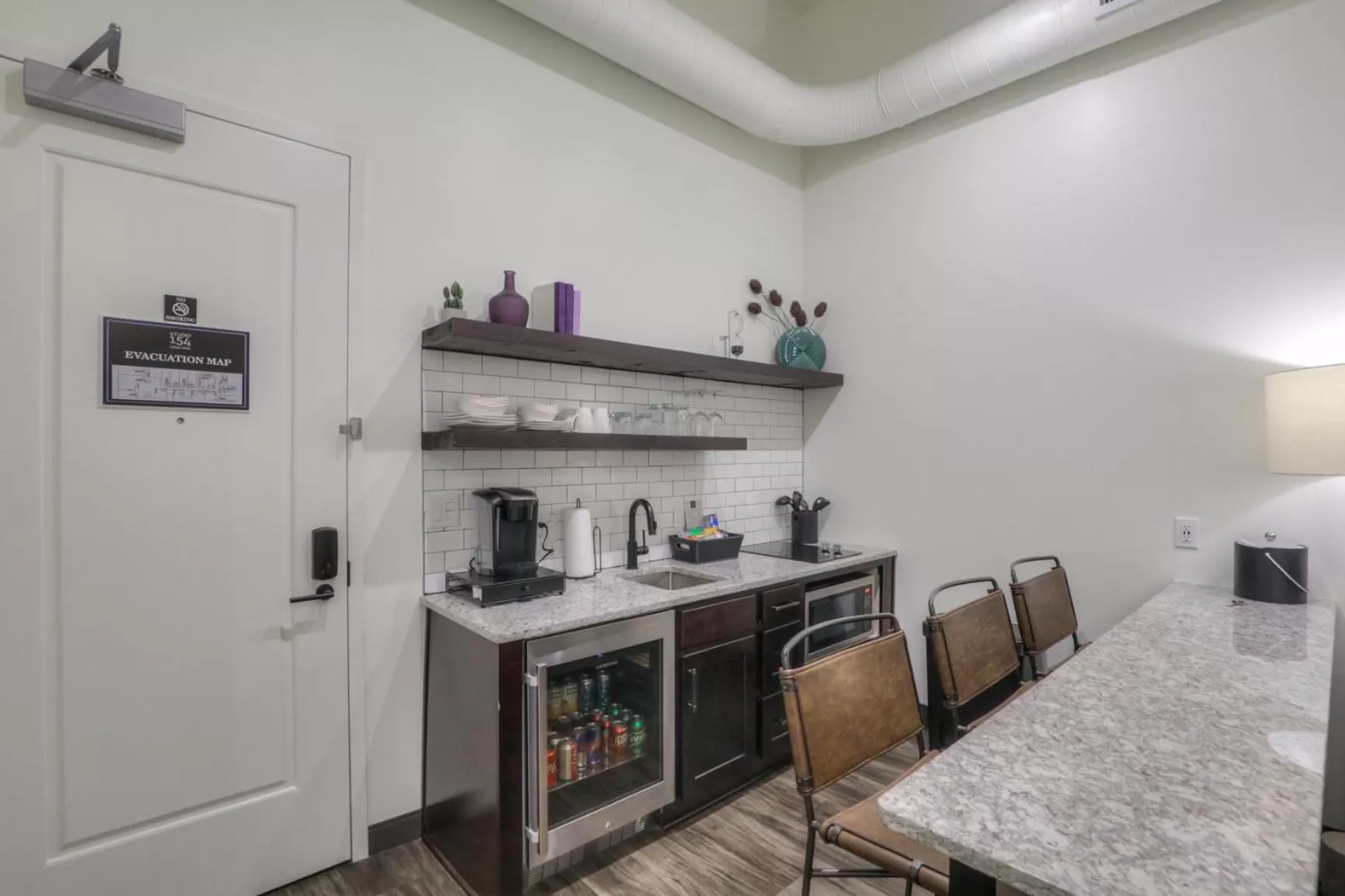 Kitchen or kitchenette in Studio 154 Hotel