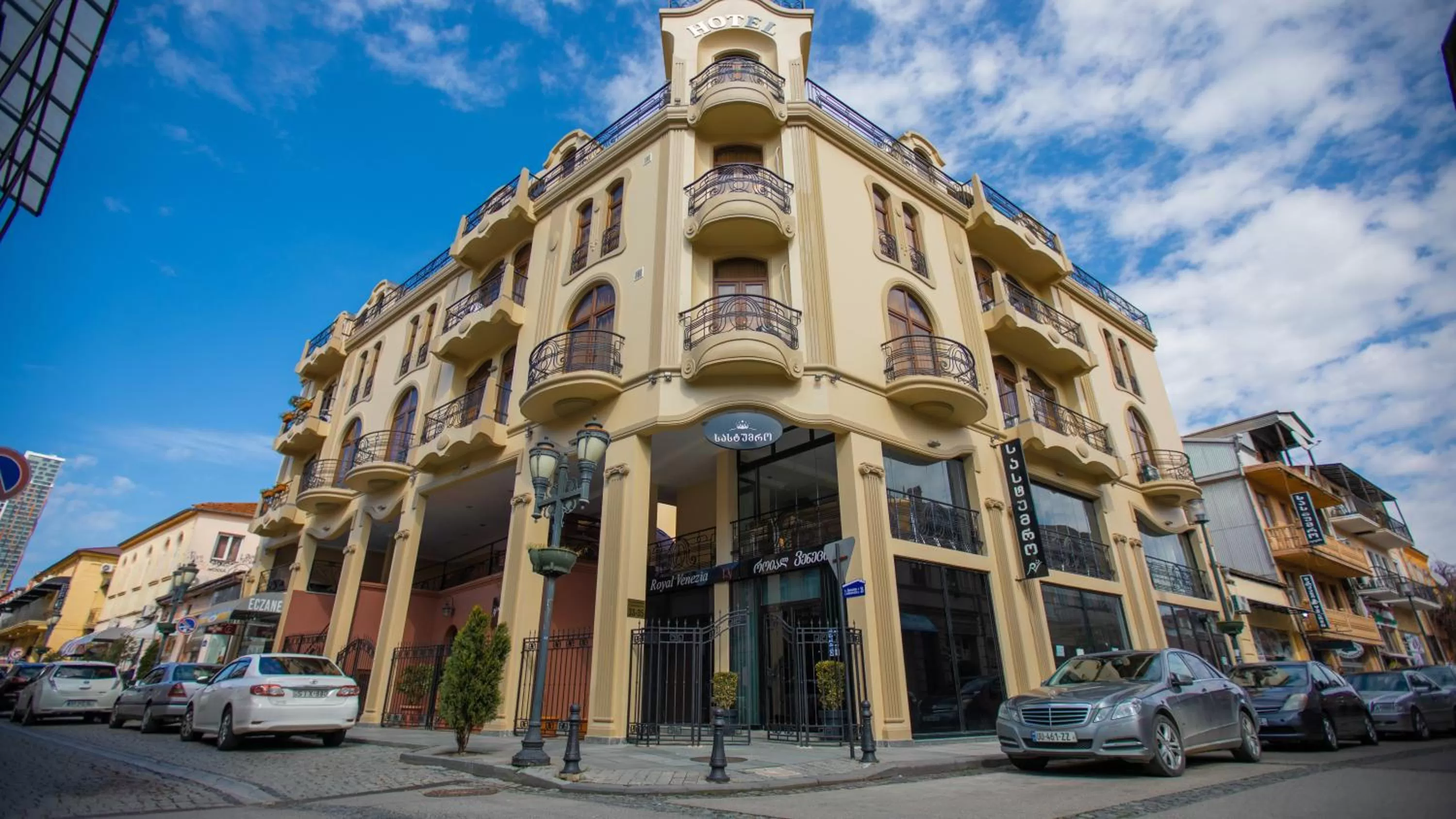 Facade/entrance, Property Building in Royal Venezia Hotel