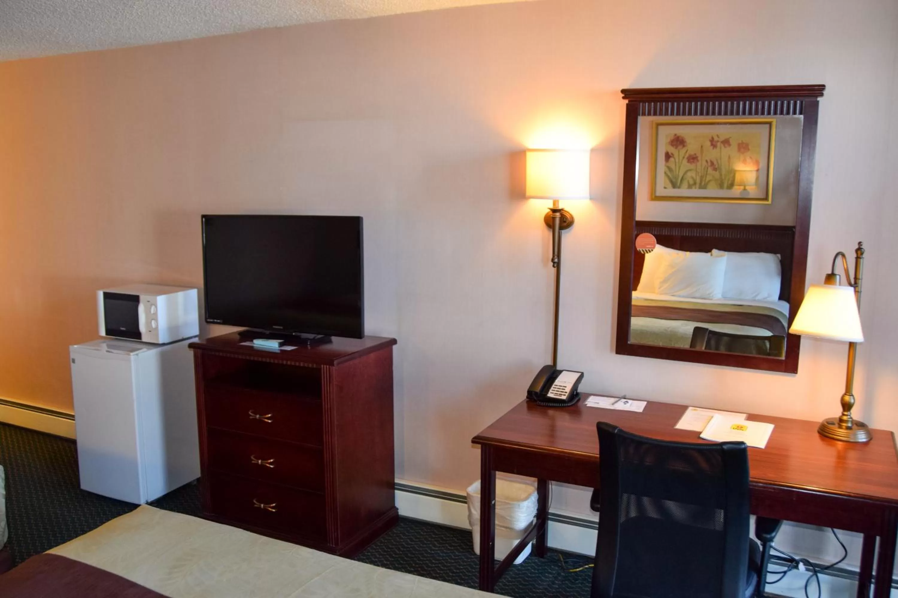 Decorative detail in National 9 Inn Gillette