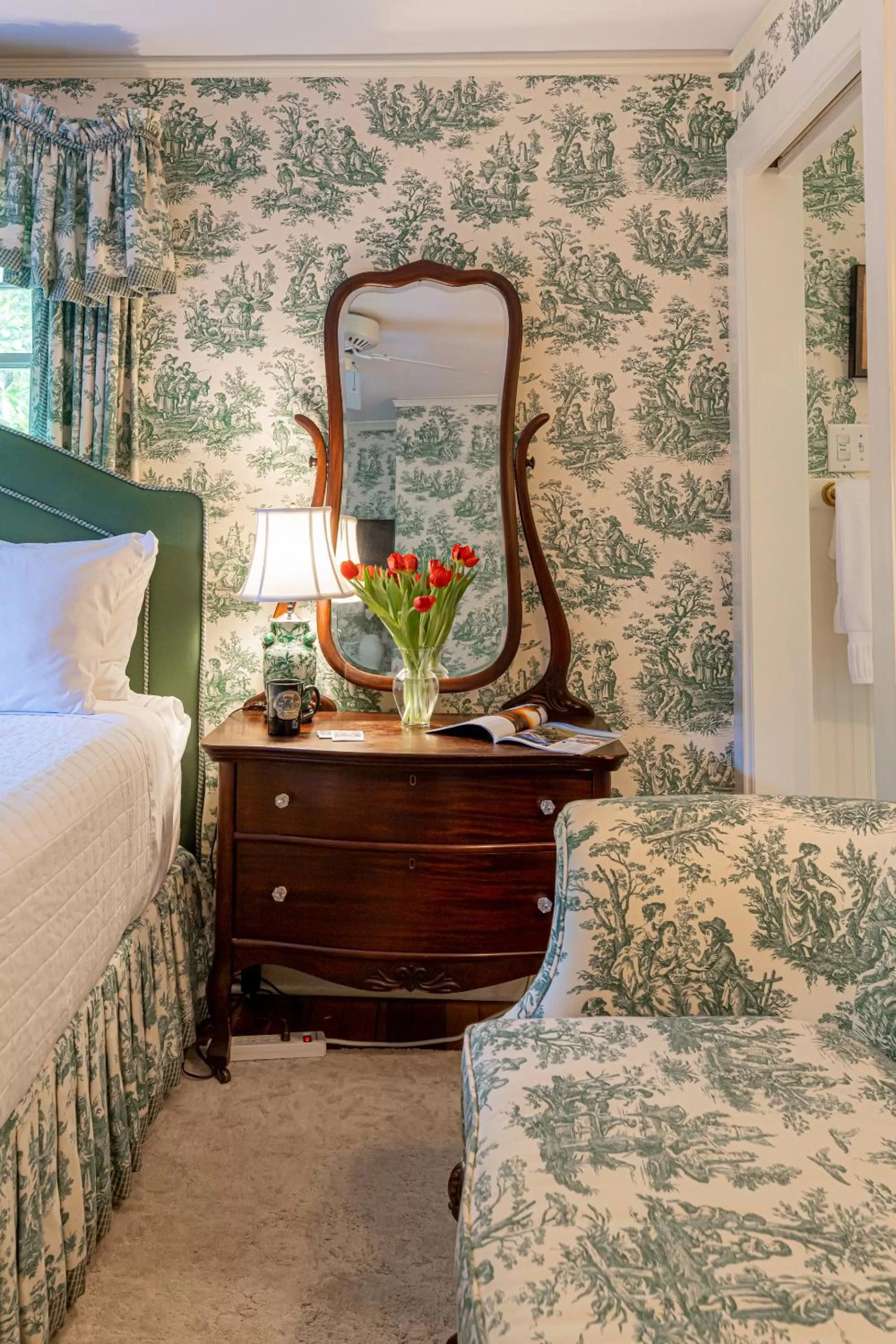 Bedroom, Bed in Pinecrest Bed & Breakfast