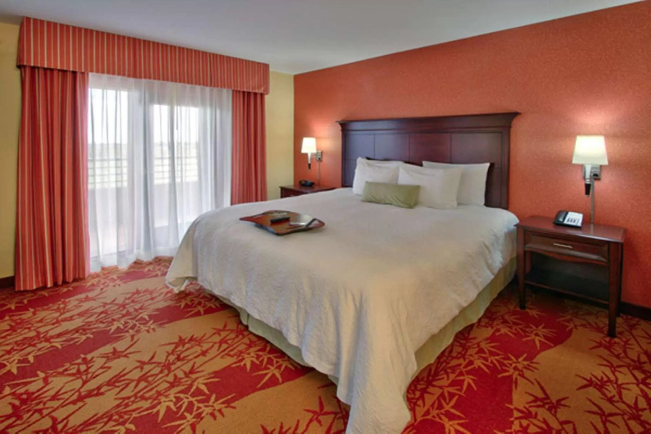 Bed in Hampton Inn & Suites Denver/Highlands Ranch