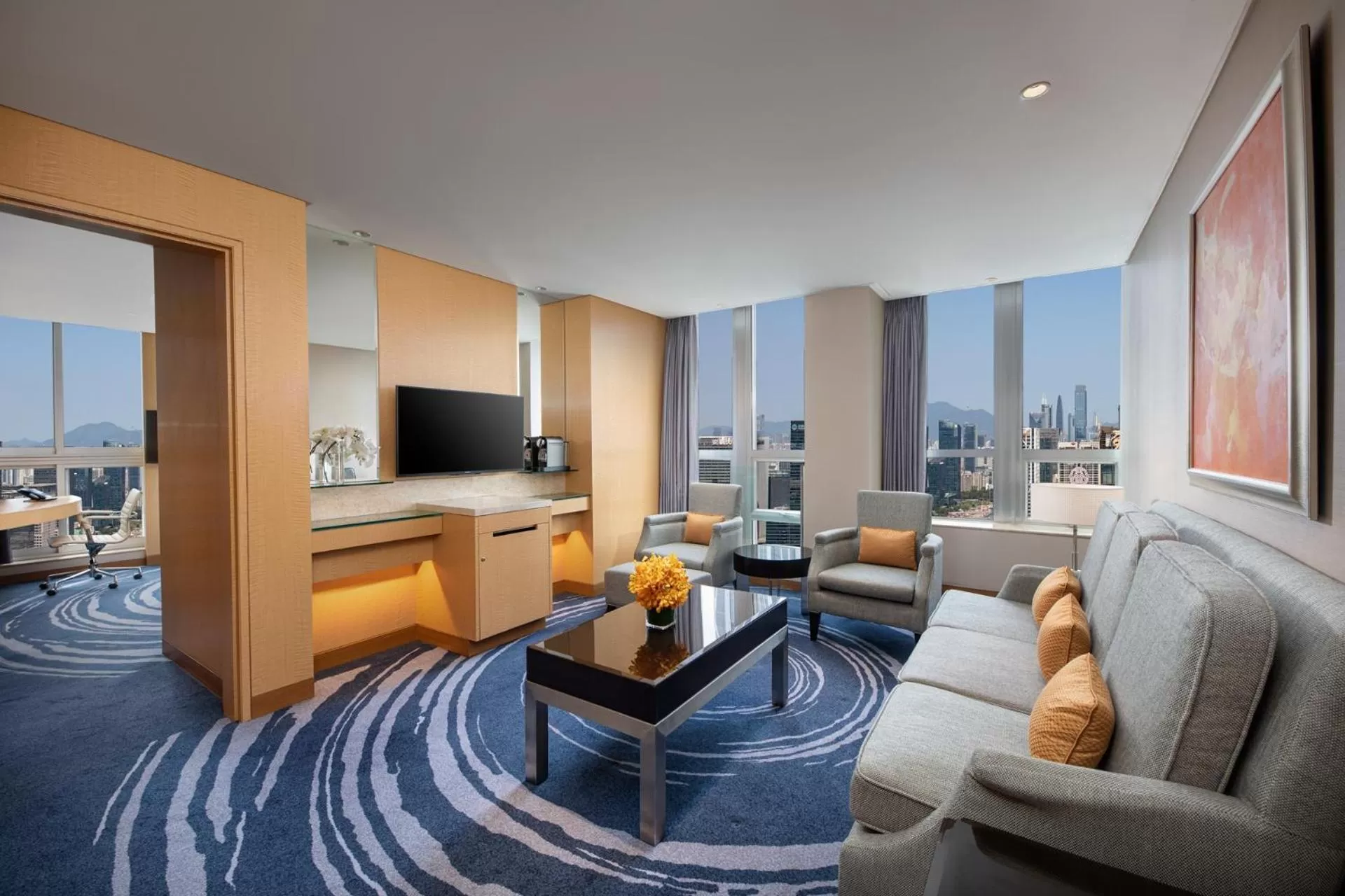 Living room in Crowne Plaza Shenzhen Futian