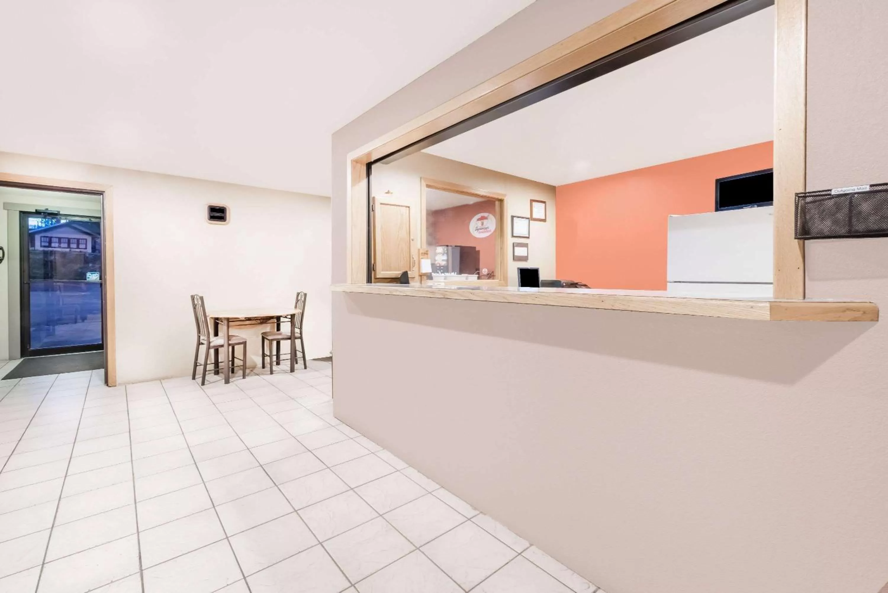 Property building in Super 8 by Wyndham Belle Fourche SD