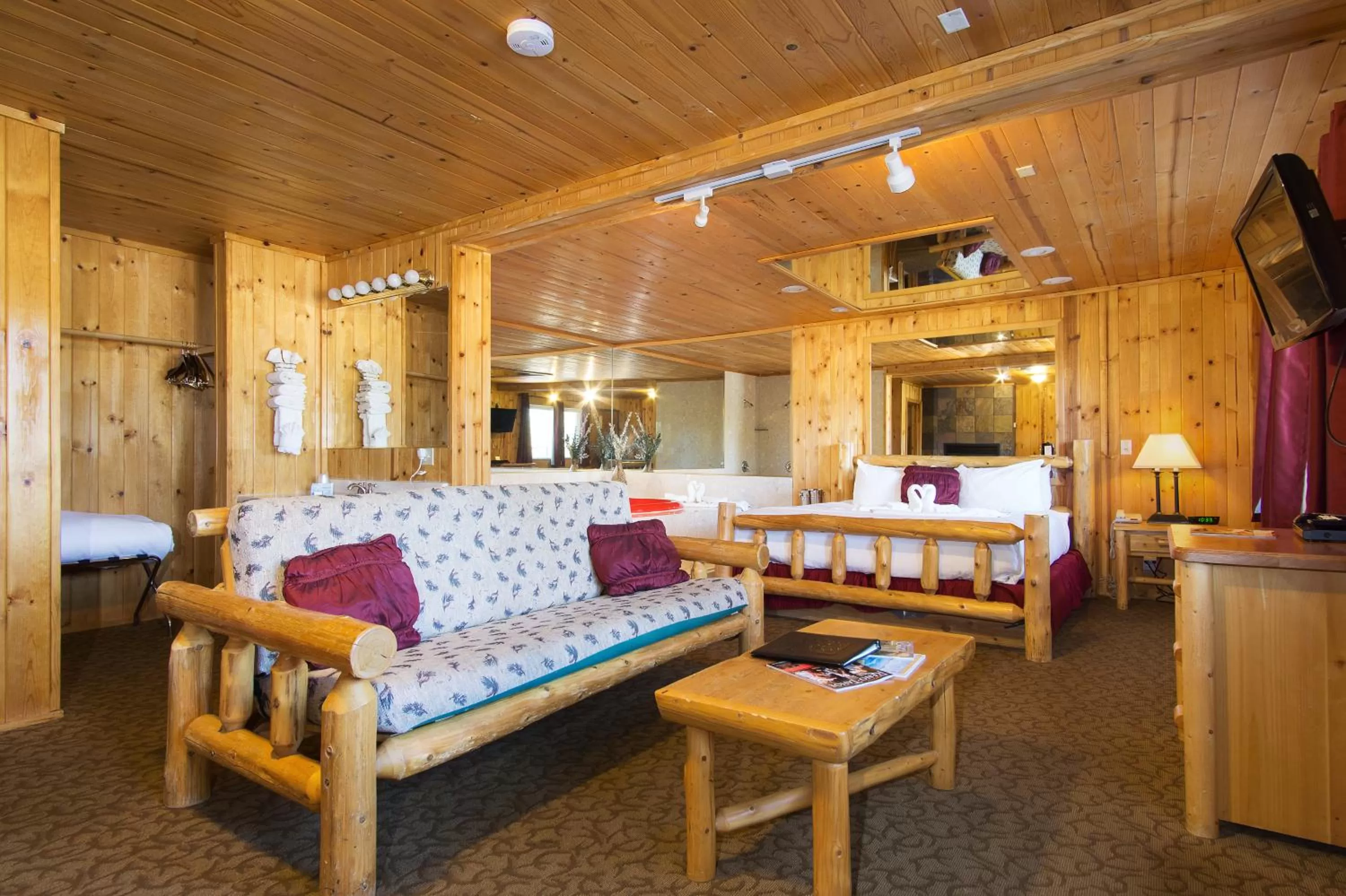 Photo of the whole room in Secrets Inn Lake Tahoe