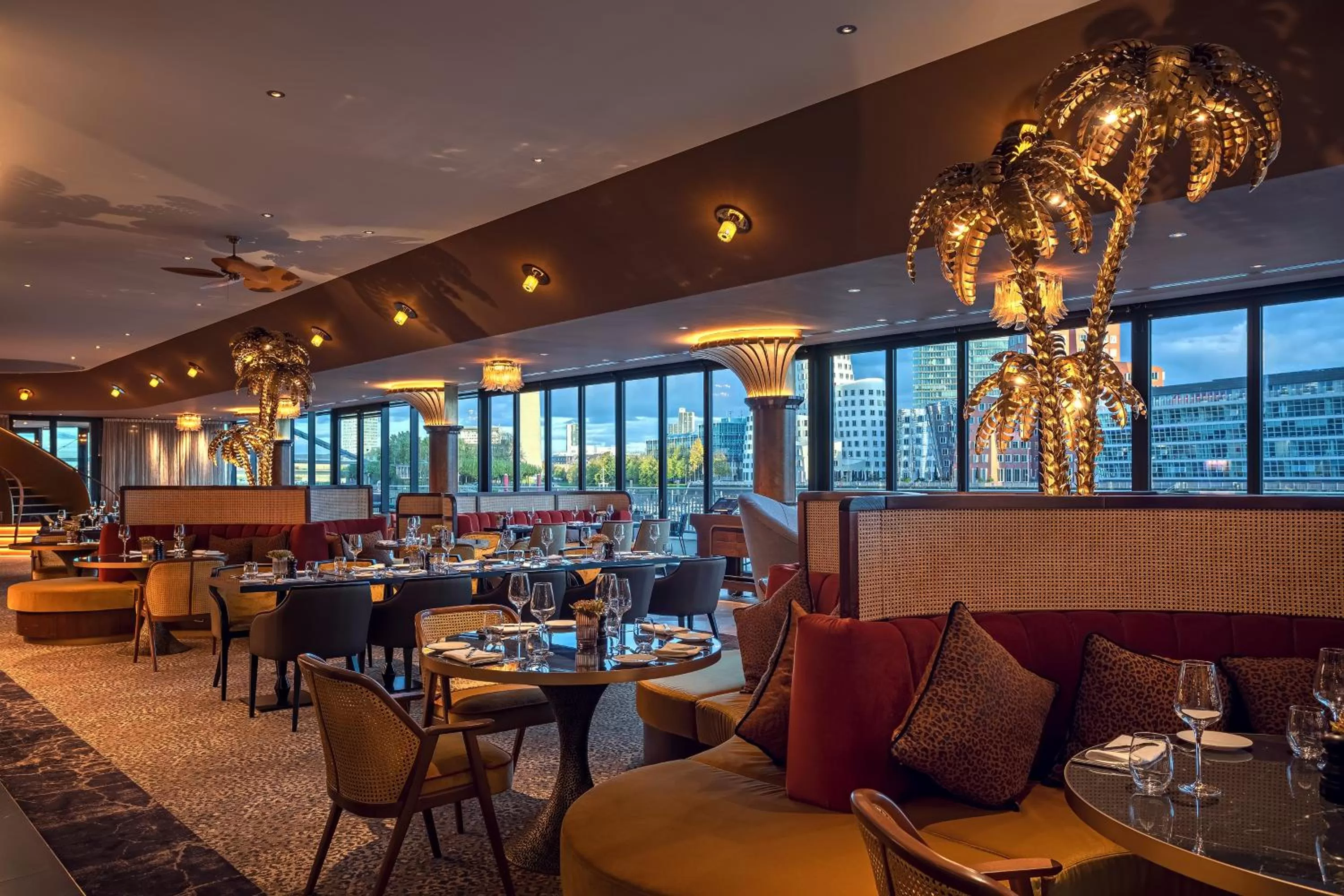 Restaurant/places to eat in Hyatt Regency Dusseldorf