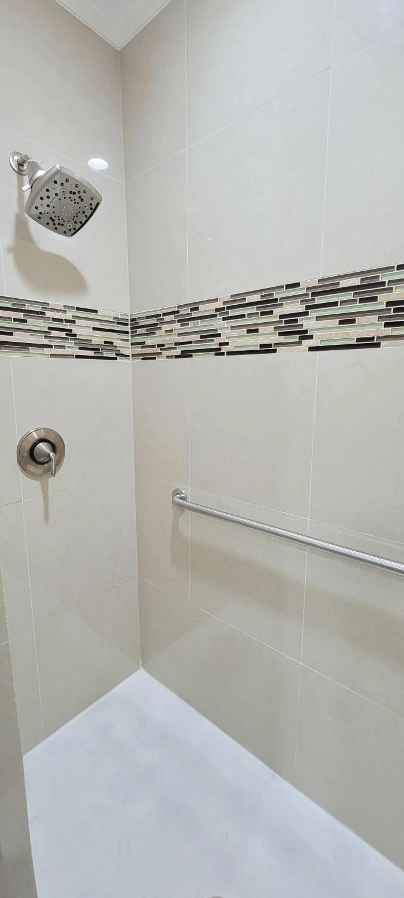 Shower in Lighthouse Inn