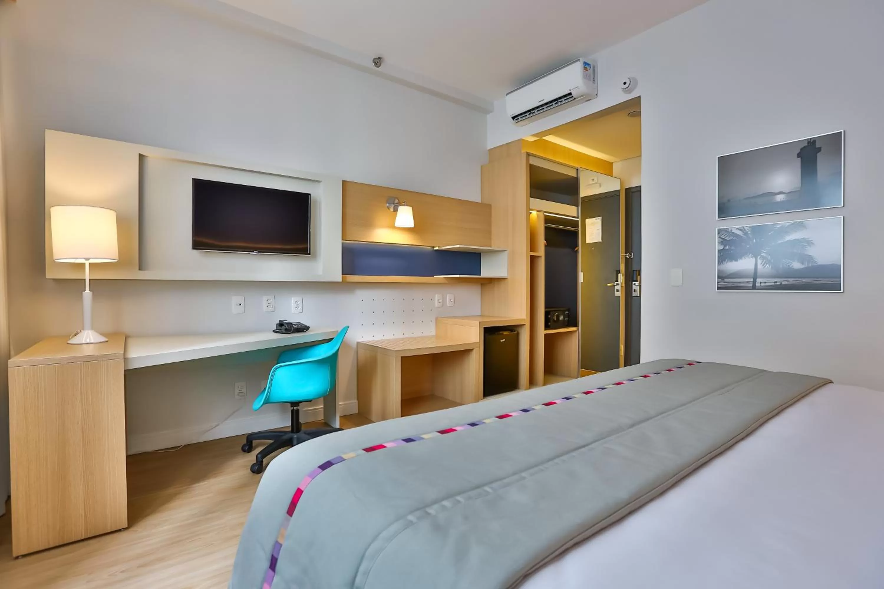 Photo of the whole room, Bed in Park Inn by Radisson Santos