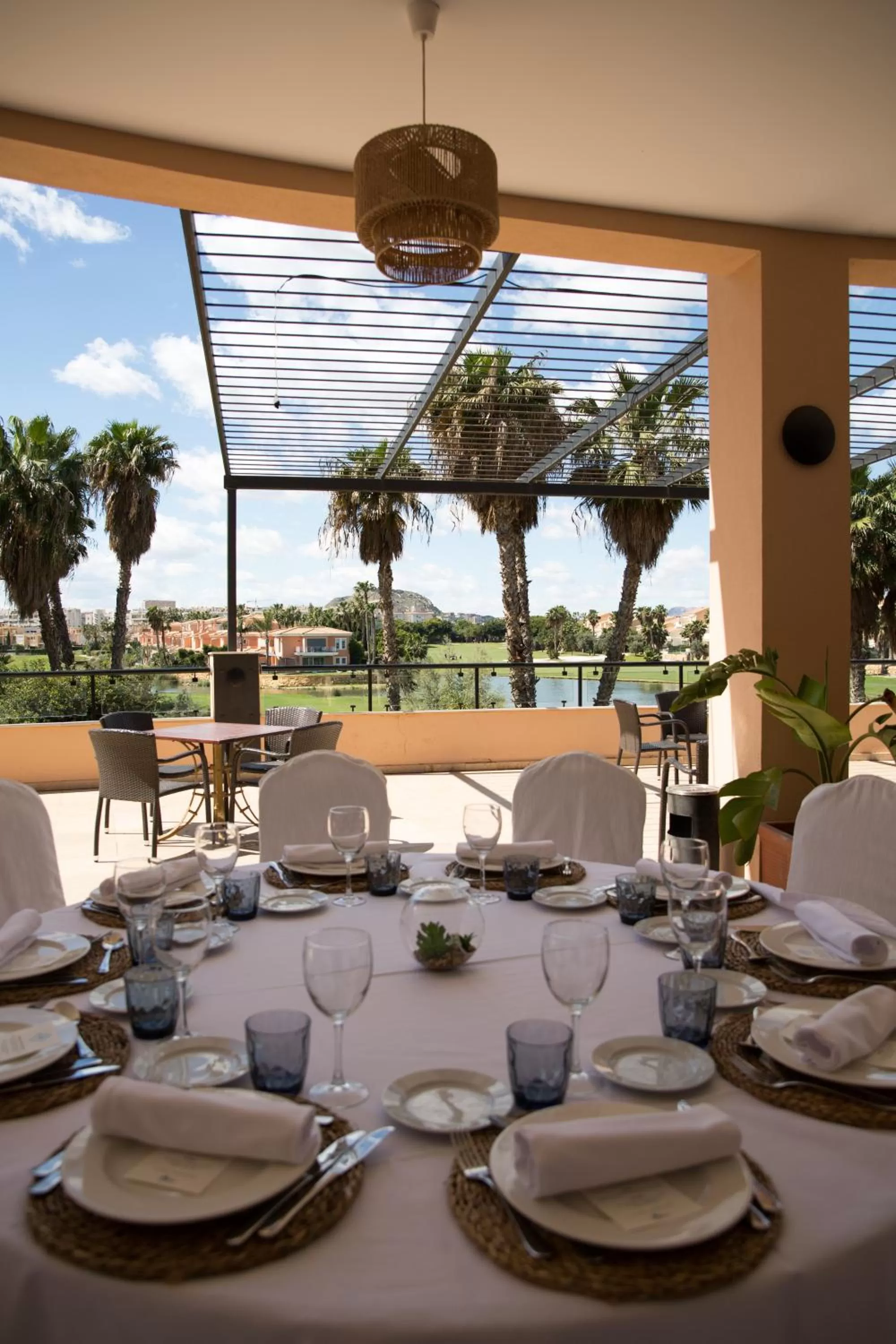 Restaurant/places to eat in Hotel Alicante Golf