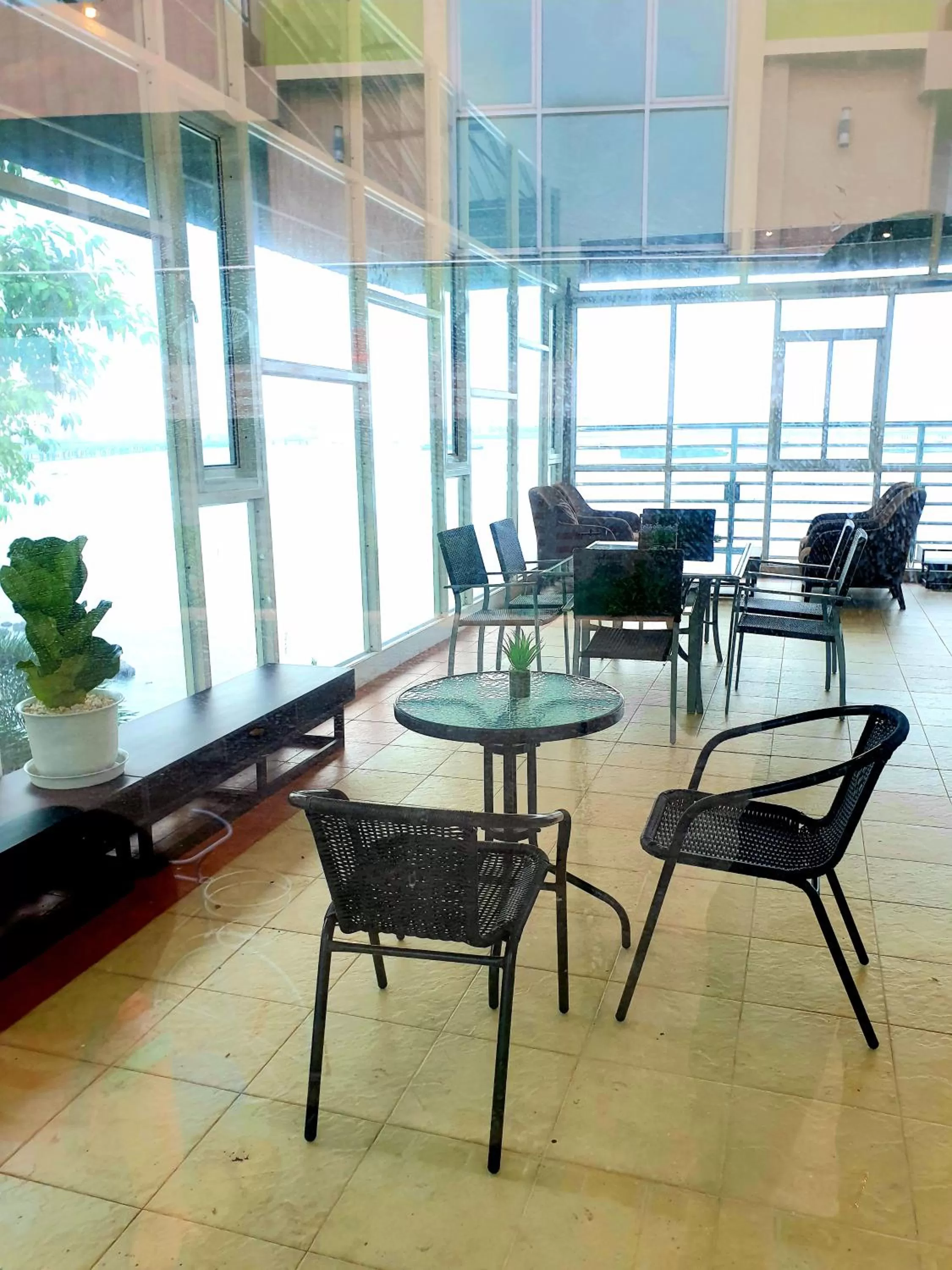 Restaurant/places to eat in โรงแรม ชาโตว์วิสต้า