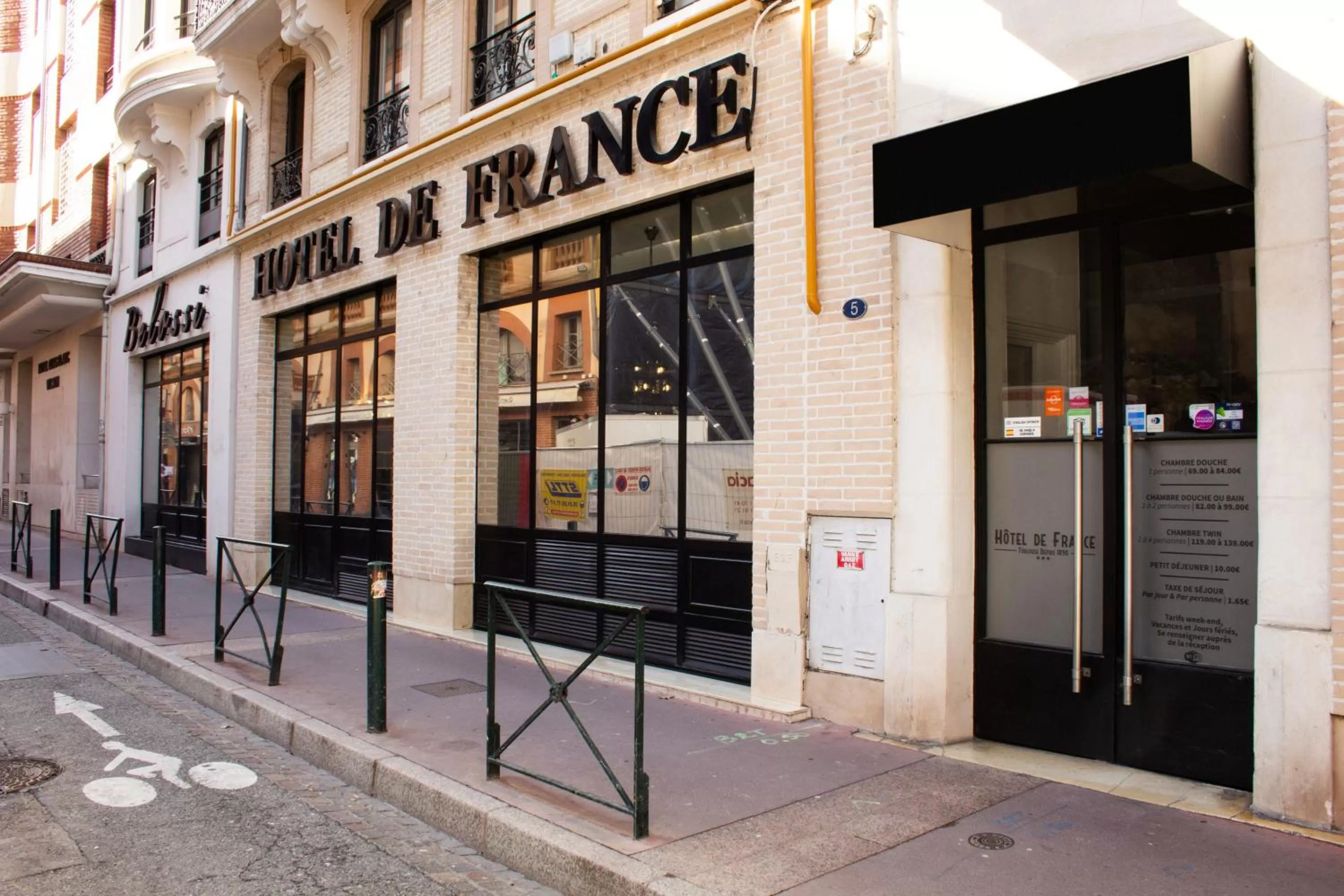 Property building in Hôtel de France