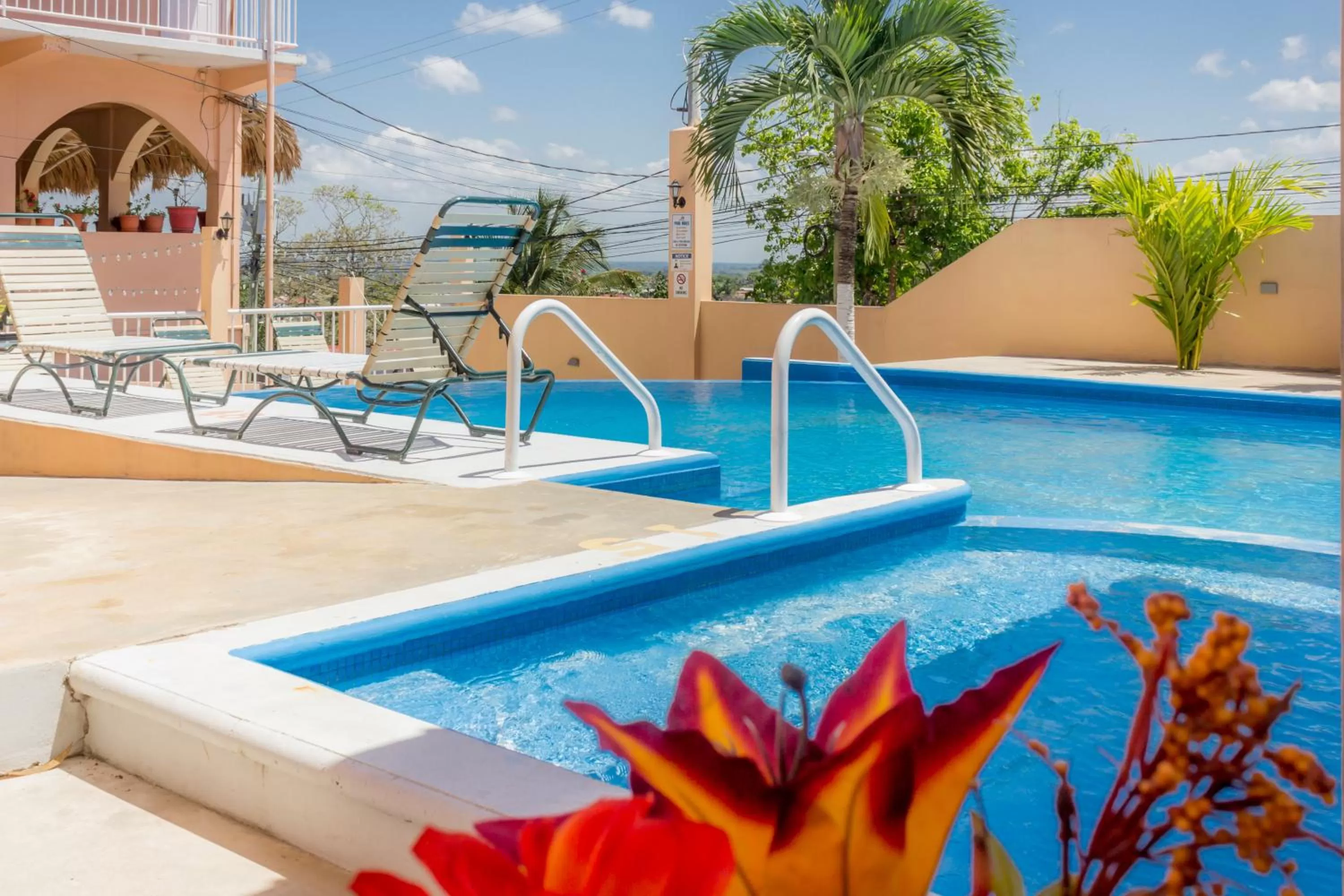 Swimming pool in Rolson Hotel