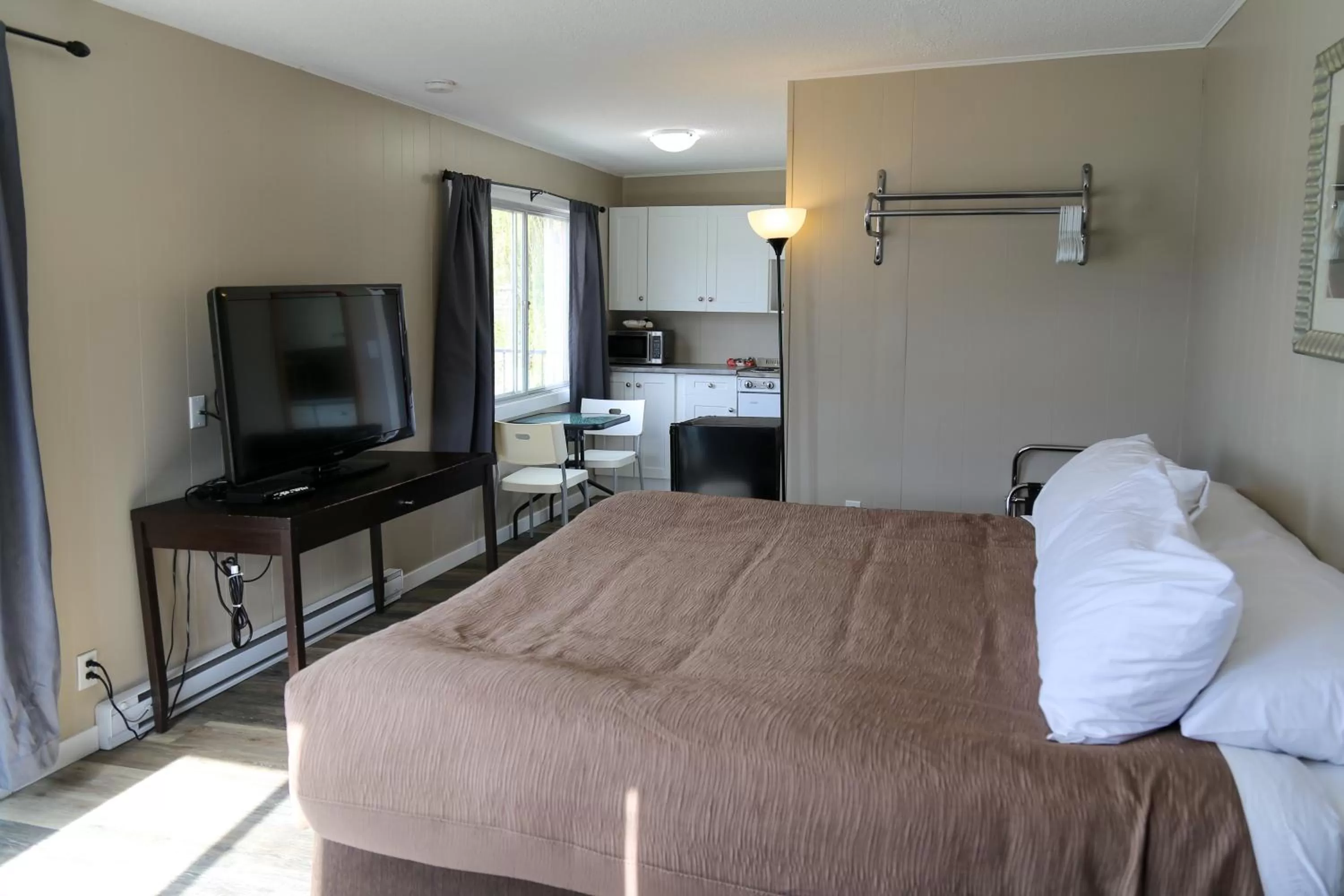 Bed in Richter Pass Beach Resort