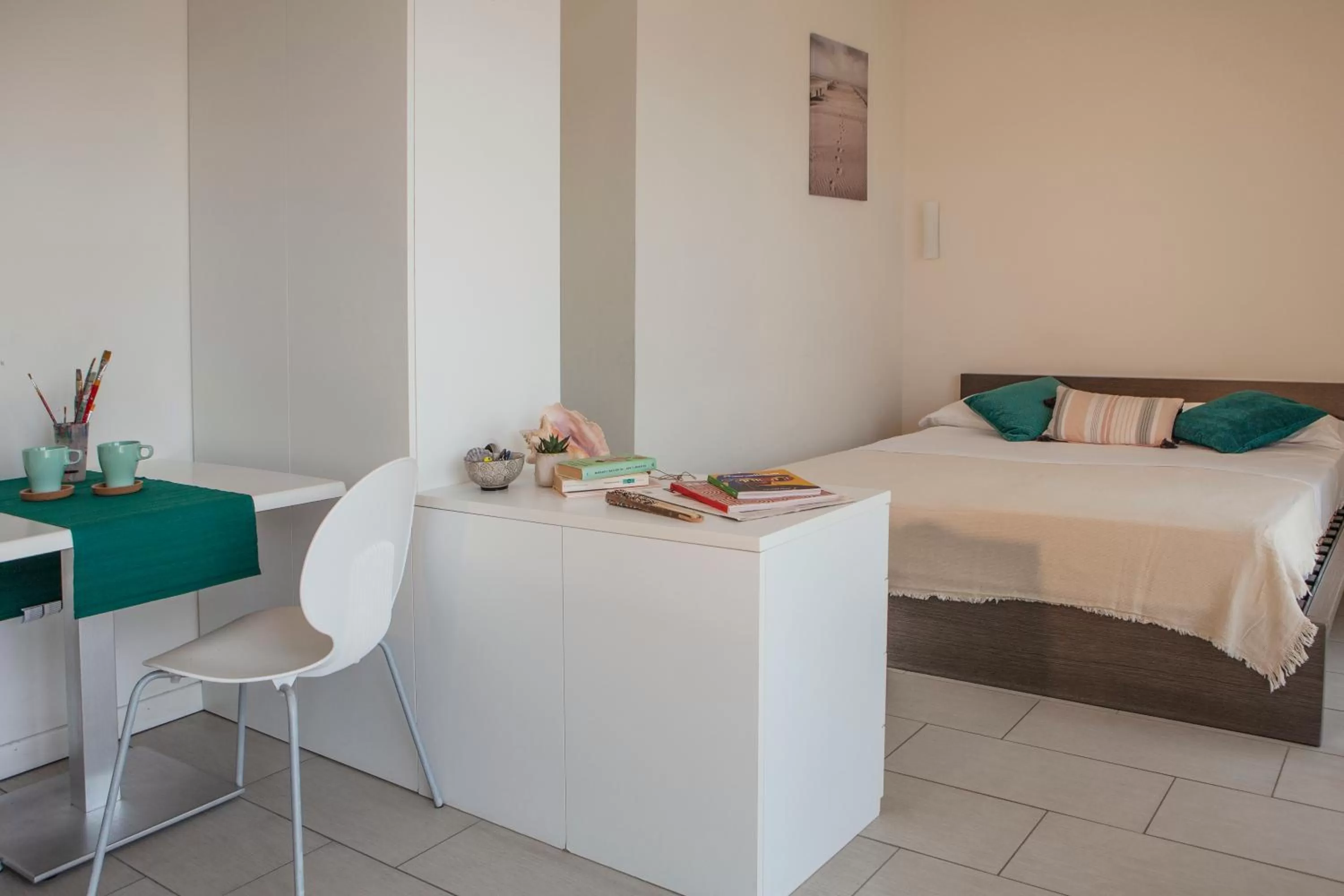 Kitchen or kitchenette, Bed in Residence Sunrise