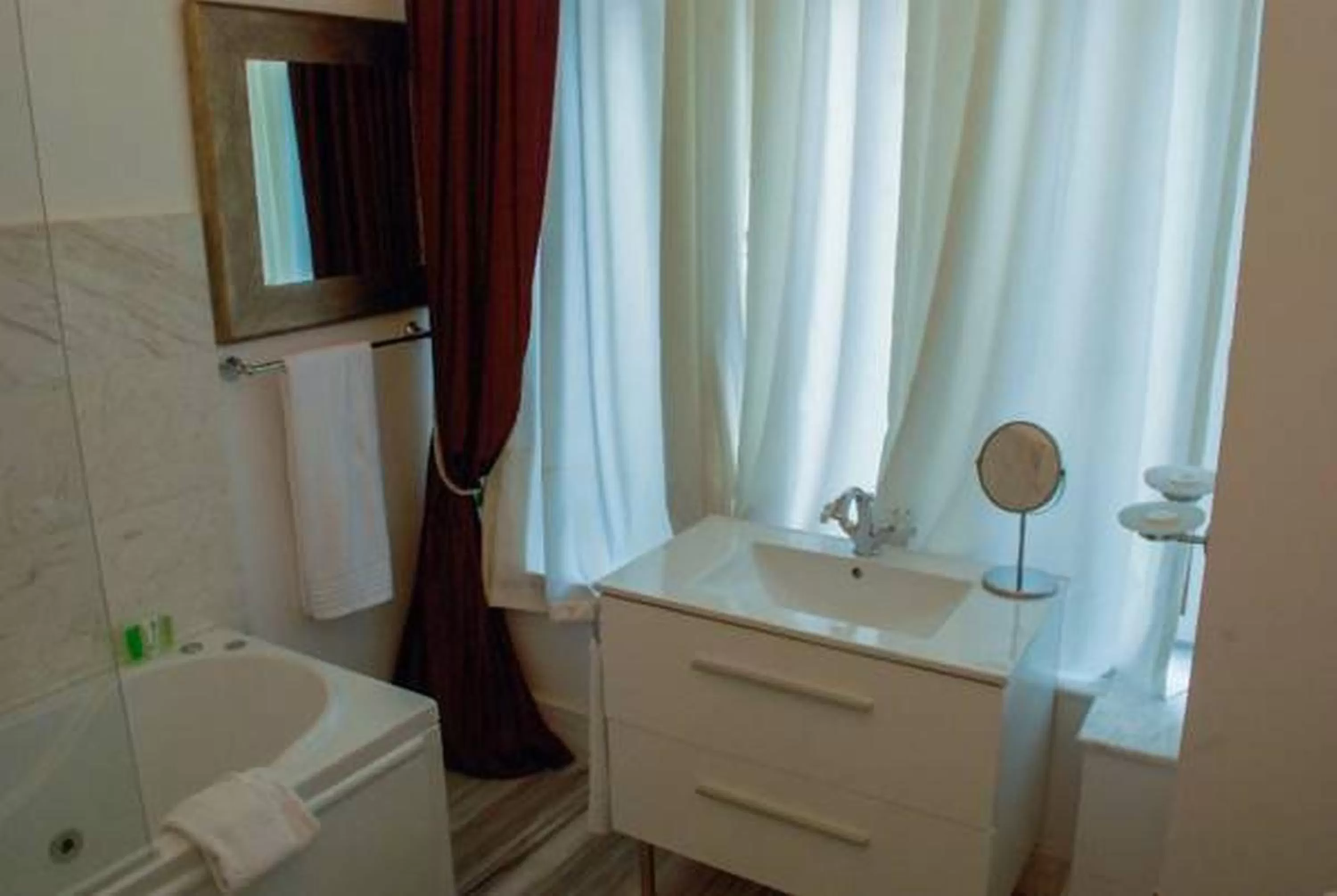 Grand Boutique Hotel