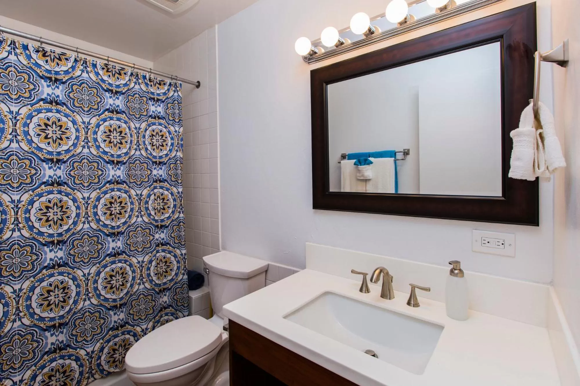 Bathroom in Sugar Apple Bed and Breakfast