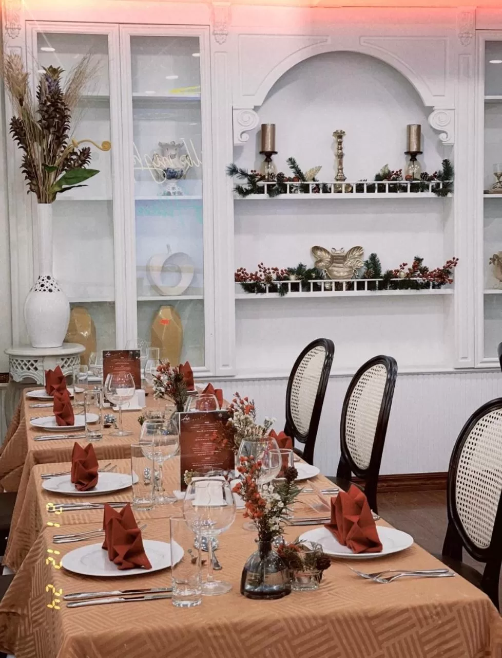 Restaurant/places to eat in Affa Boutique Hotel