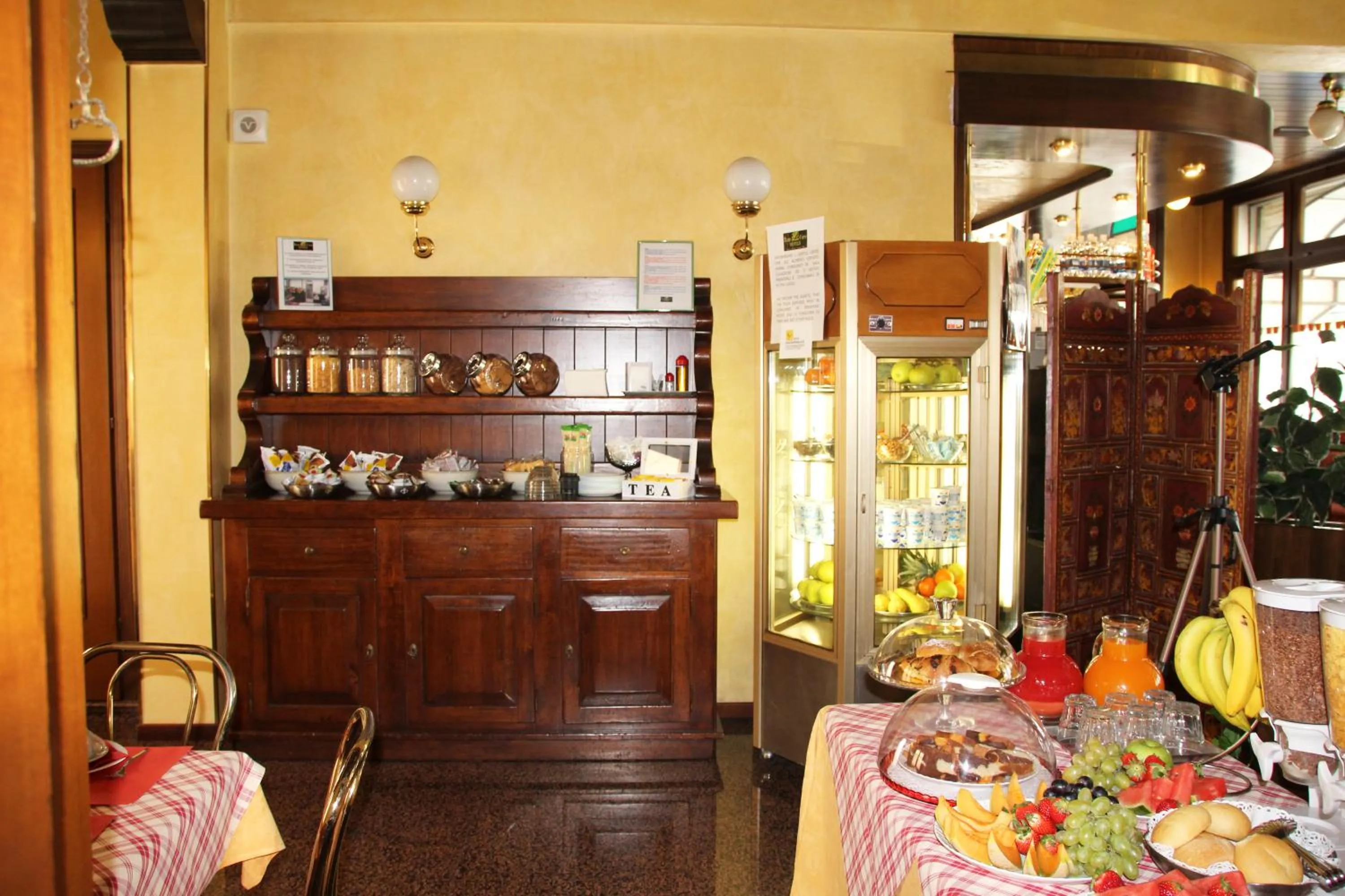 Dining area in Albergo Ristorante Leon d'Oro