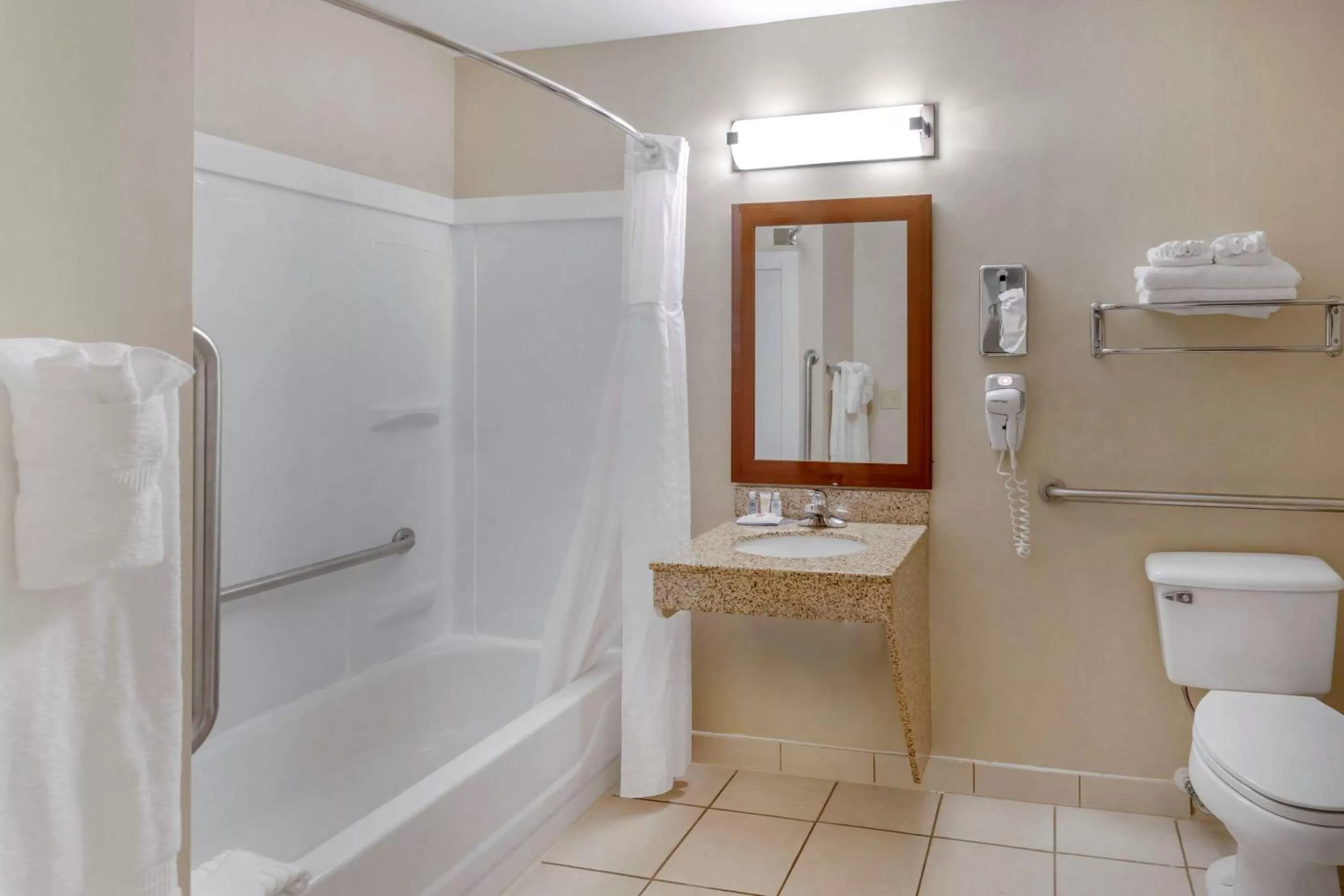 Bathroom in Comfort Inn & Suites Canton Riverstone Area