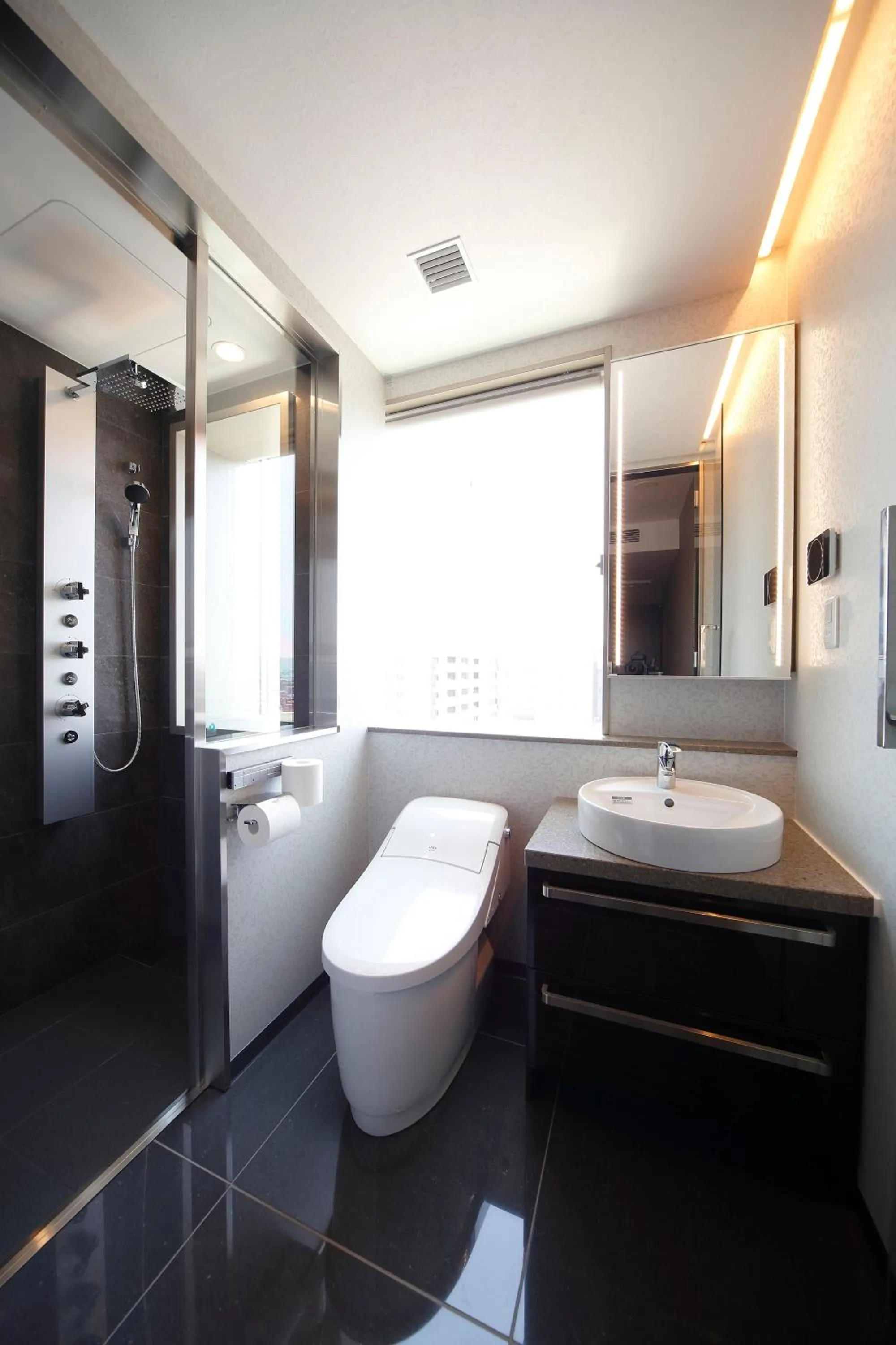 Toilet in Piazza Hotel Nara