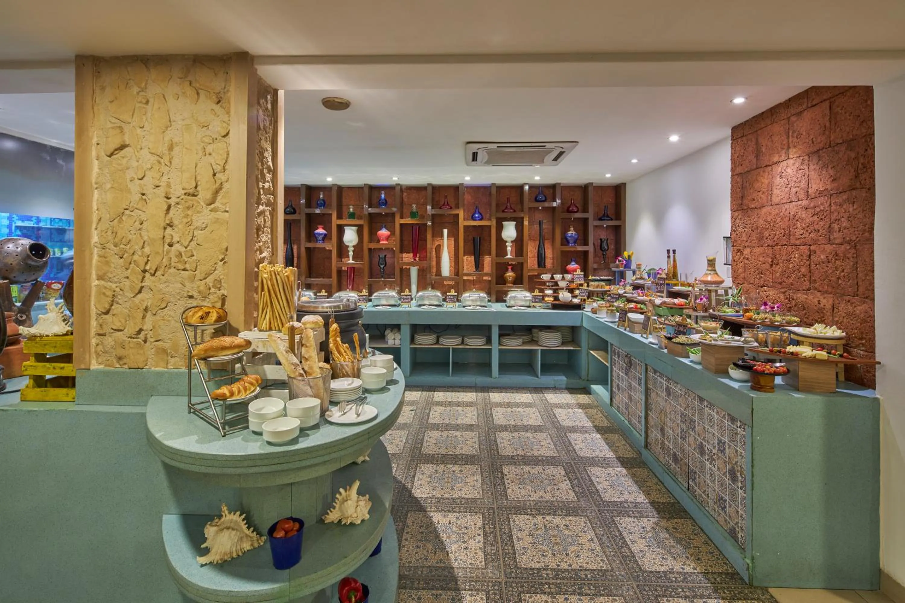 Restaurant/places to eat in Royal Orchid Beach Resort & Spa, Utorda Beach Goa