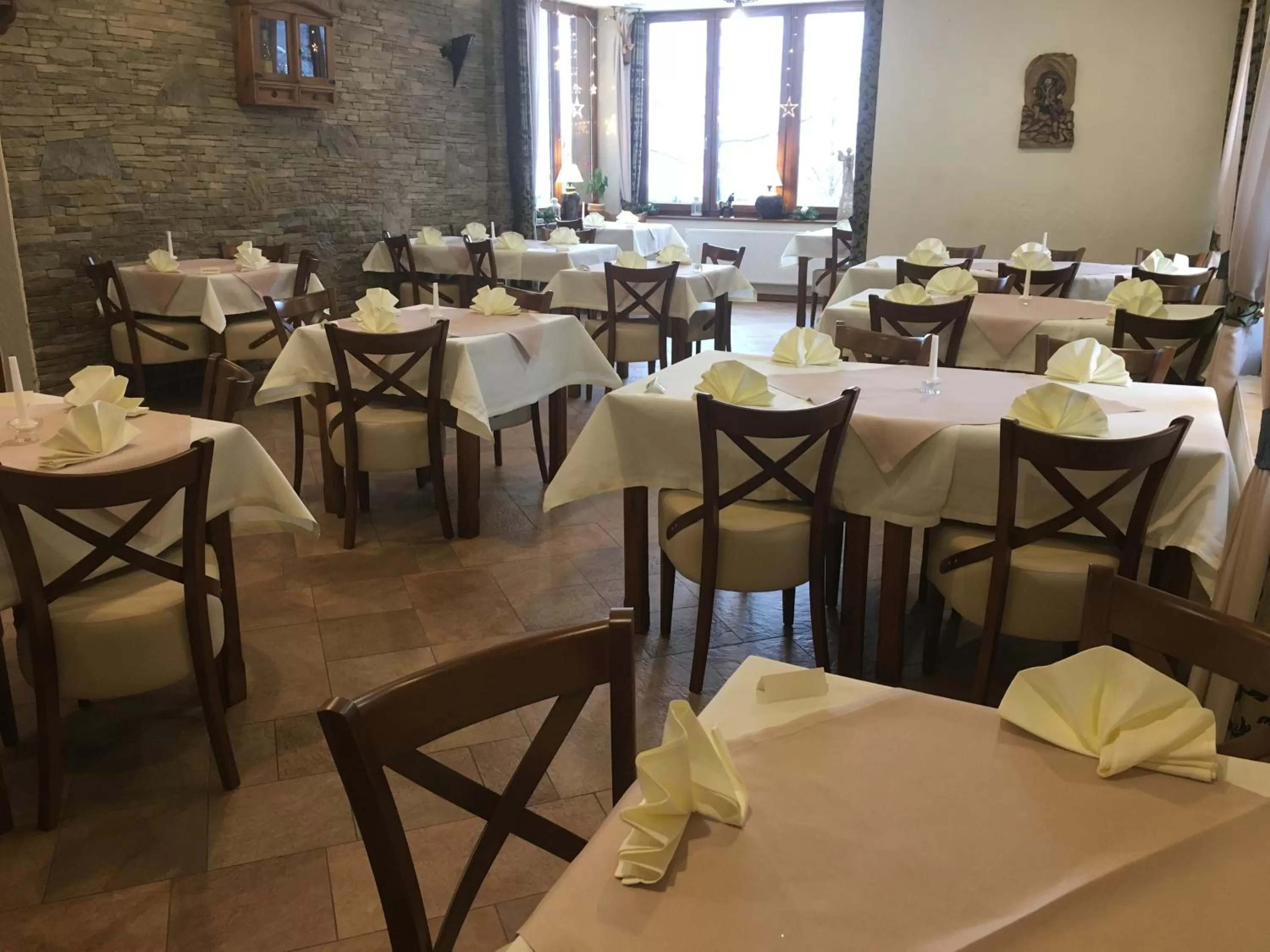 Restaurant/places to eat in Hotel Dwór Karolówka