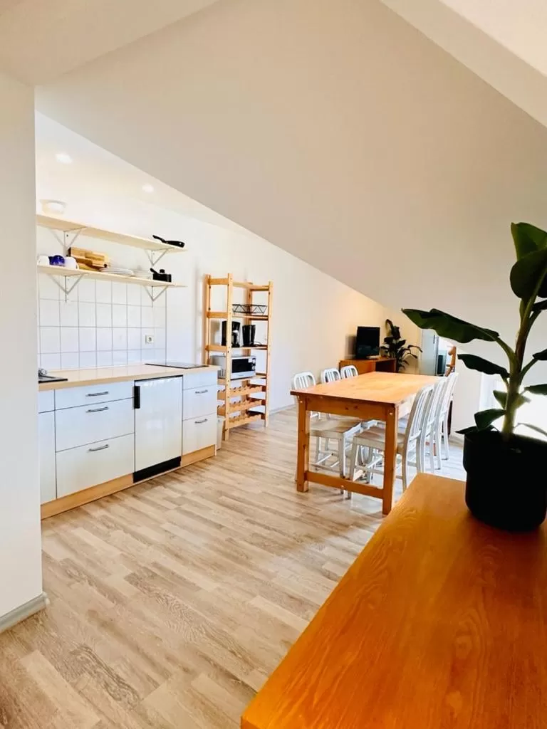 Dining Area in Saale, Marktplatz Zentrum, Apartmenthaus am Dom von Plant Room