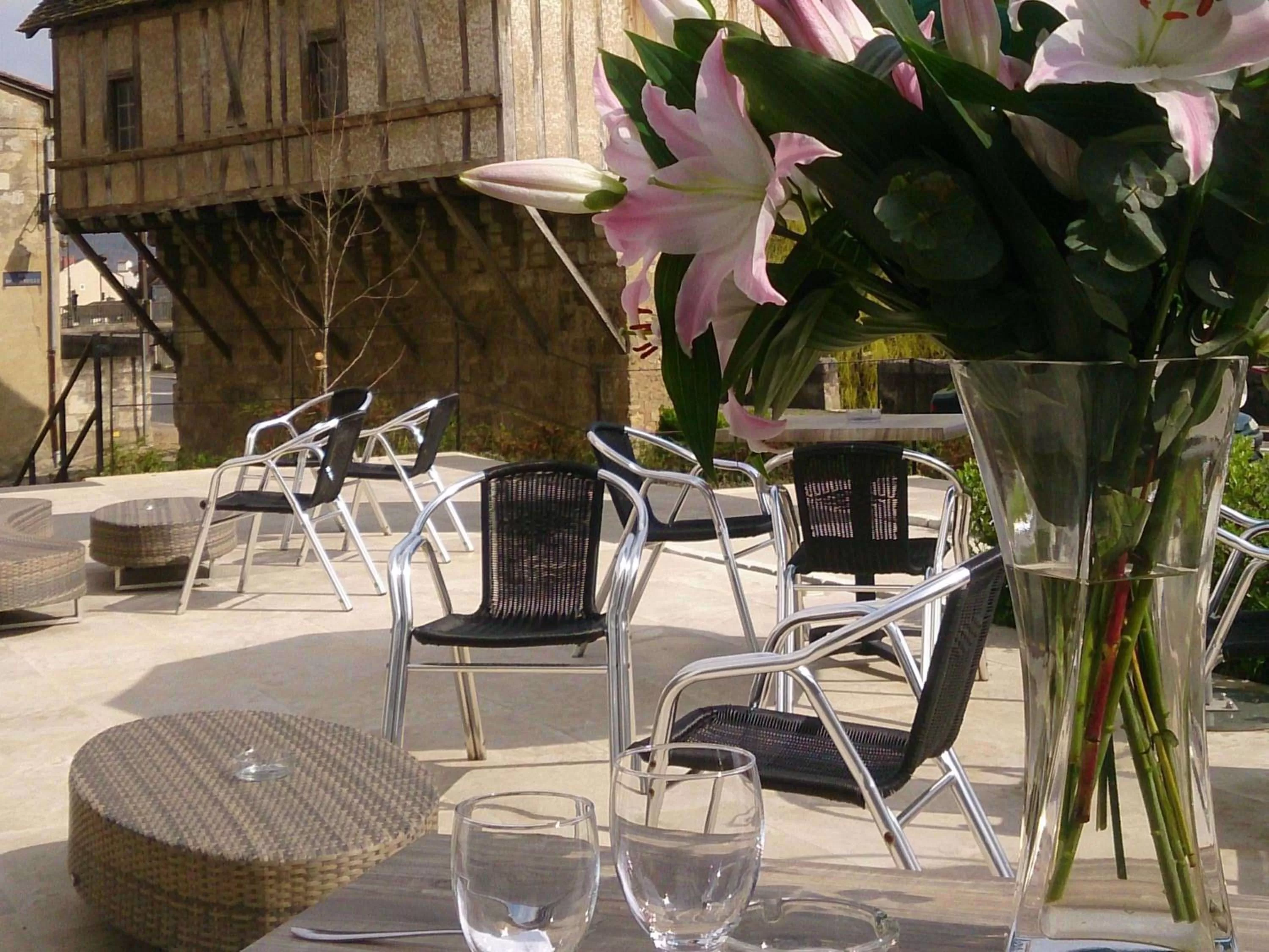 Restaurant/places to eat in ibis Périgueux Centre