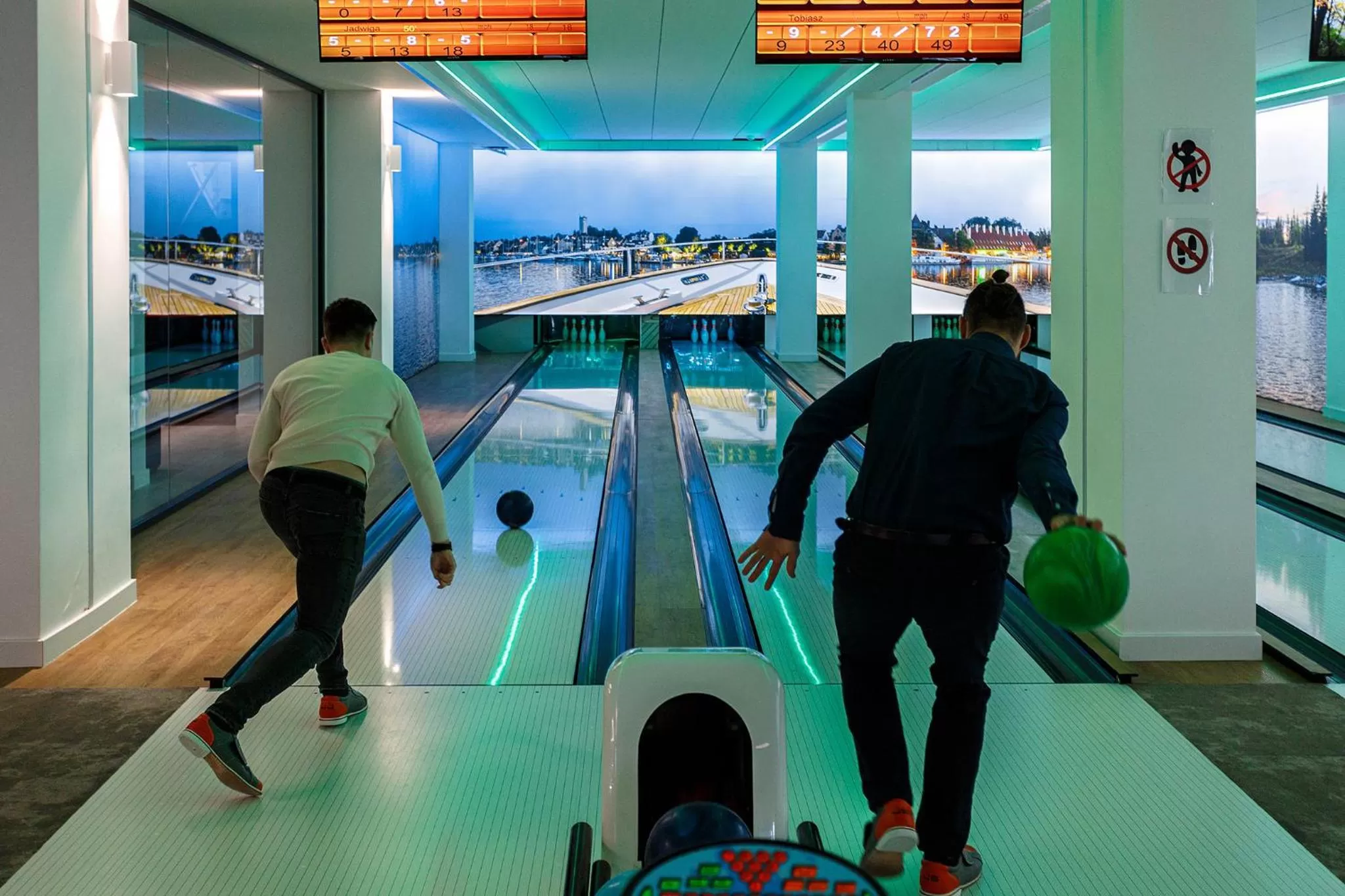 People in Hotel Robert's Port