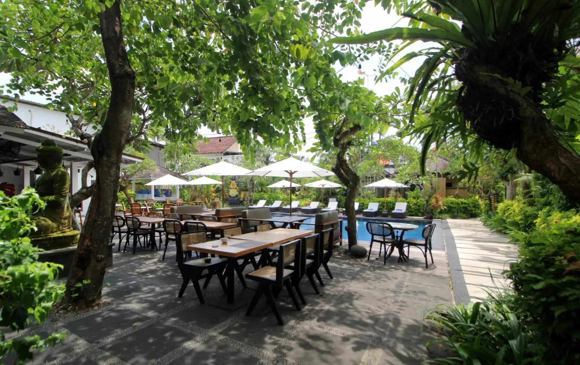 Restaurant/places to eat in Sagara Villas and Suites Sanur by AHM