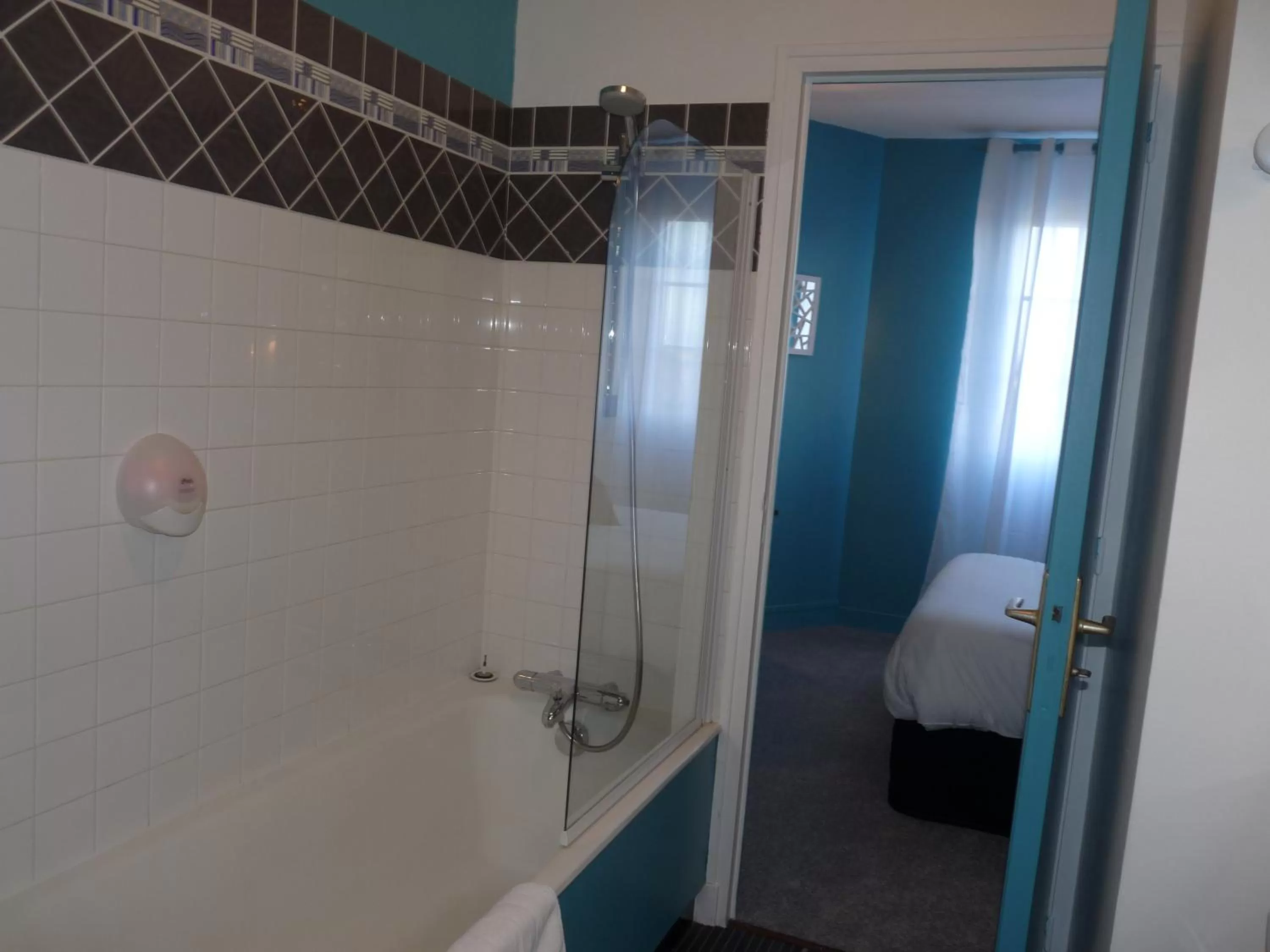 Bathroom in Hôtel Patton