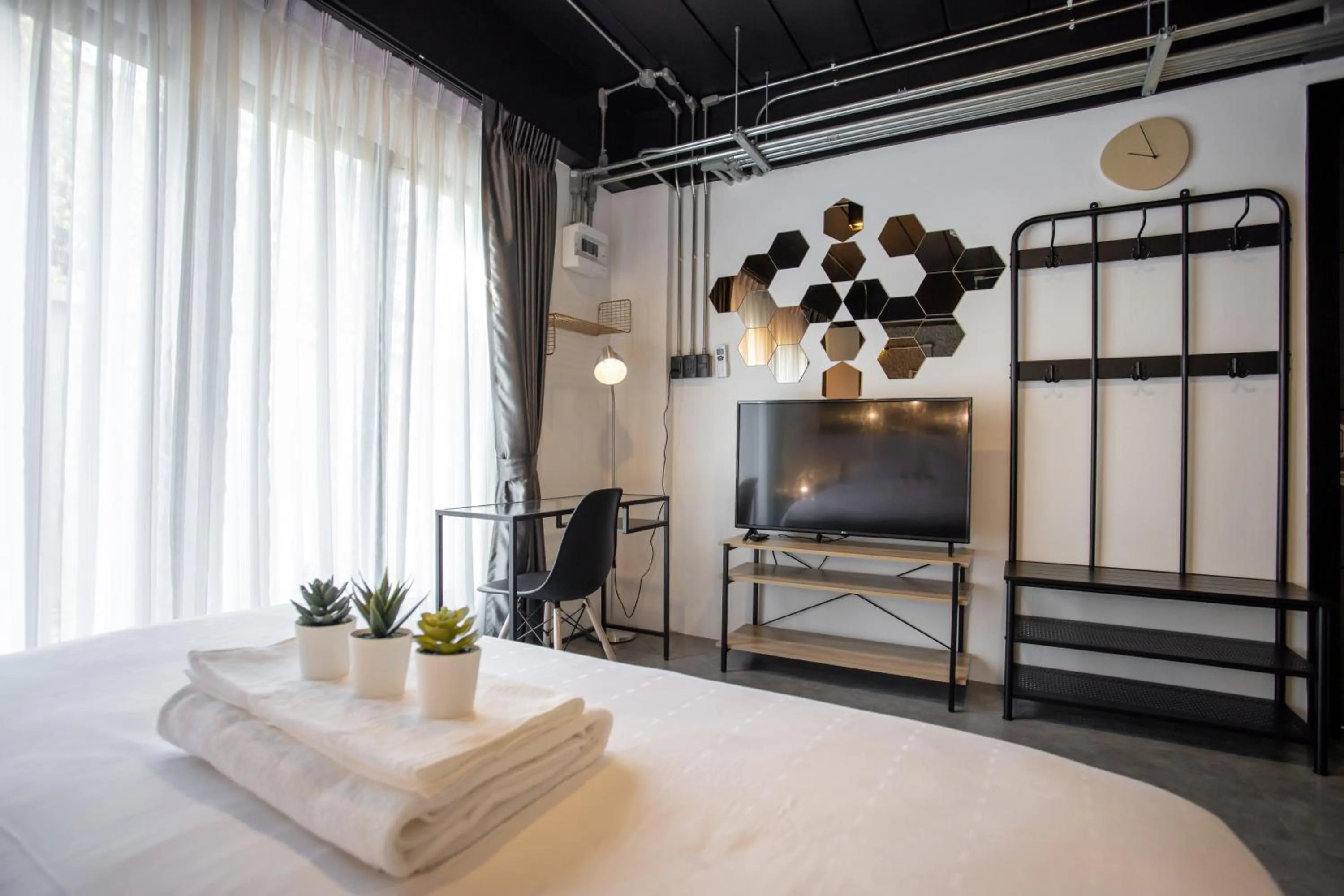 TV and multimedia, Bed in My Loft Hotel SHA