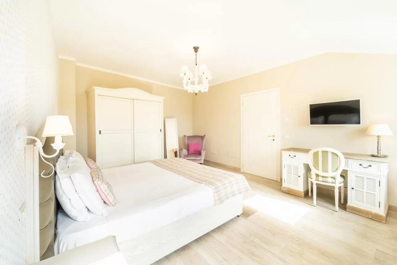 Bed in Borgo Vecchio Locanda di Charme