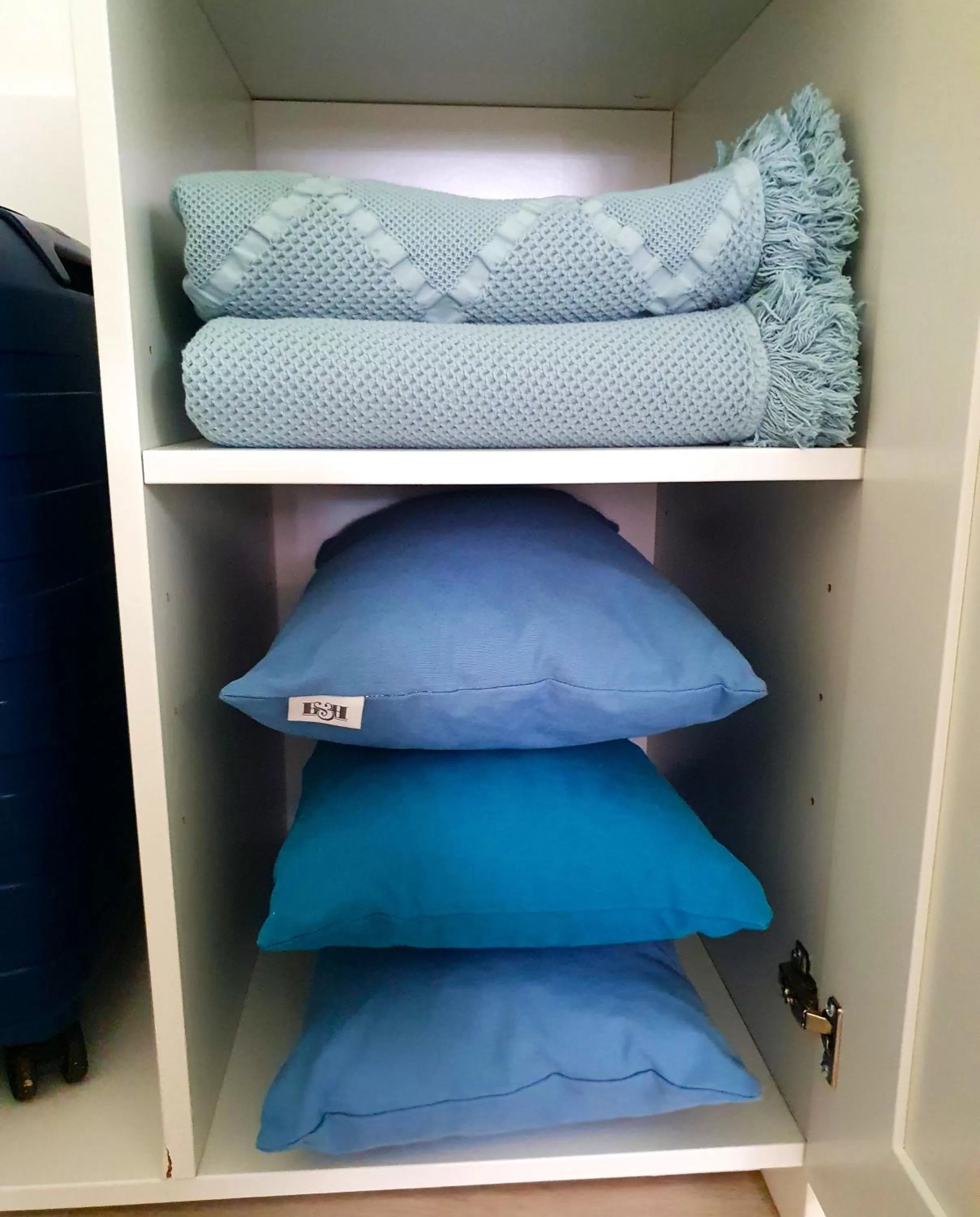 wardrobe, Bed in Dimore Italiane - Boutique Apartments