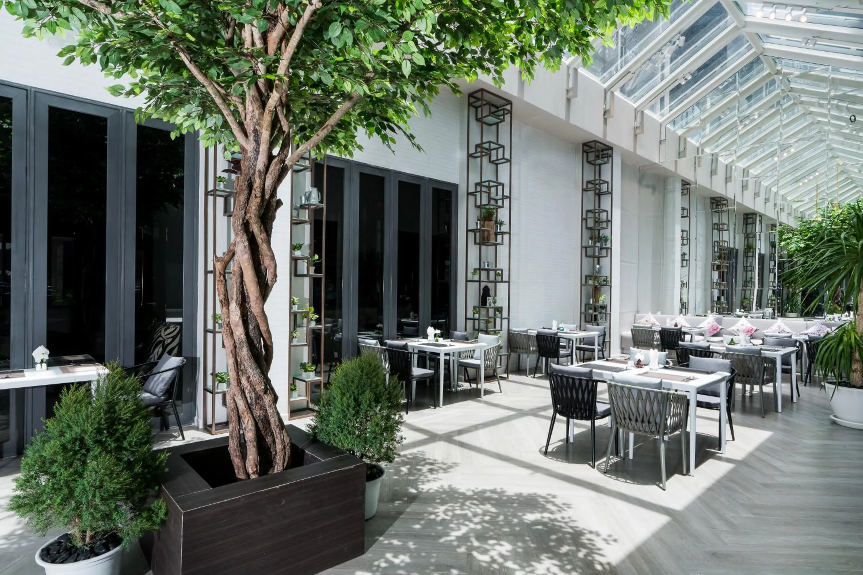 Restaurant/places to eat in Divalux Resort & Spa Bangkok, Suvarnabhumi Airport-Free Shuttle