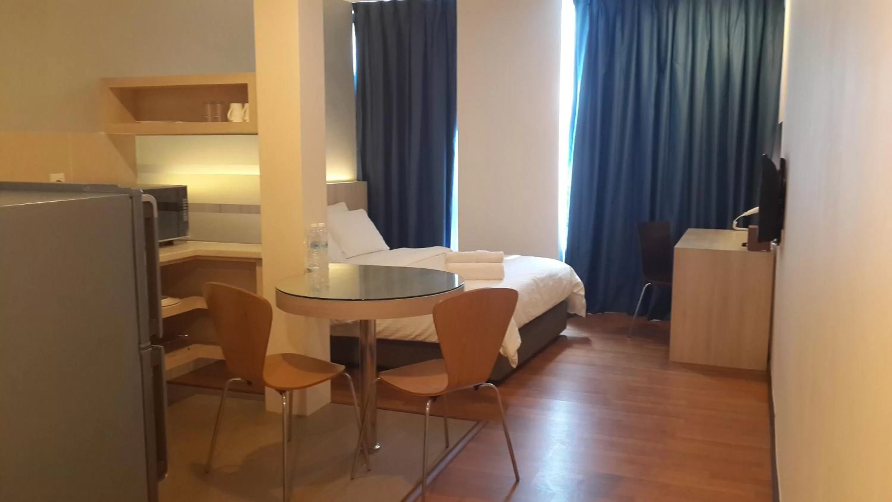 Kitchen or kitchenette, Bed in Inn86