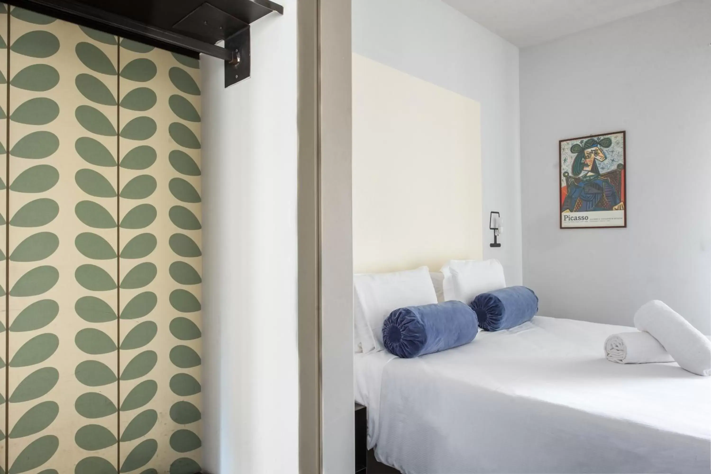 Superior Double Room with Balcony in Cassaro261 Superior Double Room with Balcony in Cassaro261