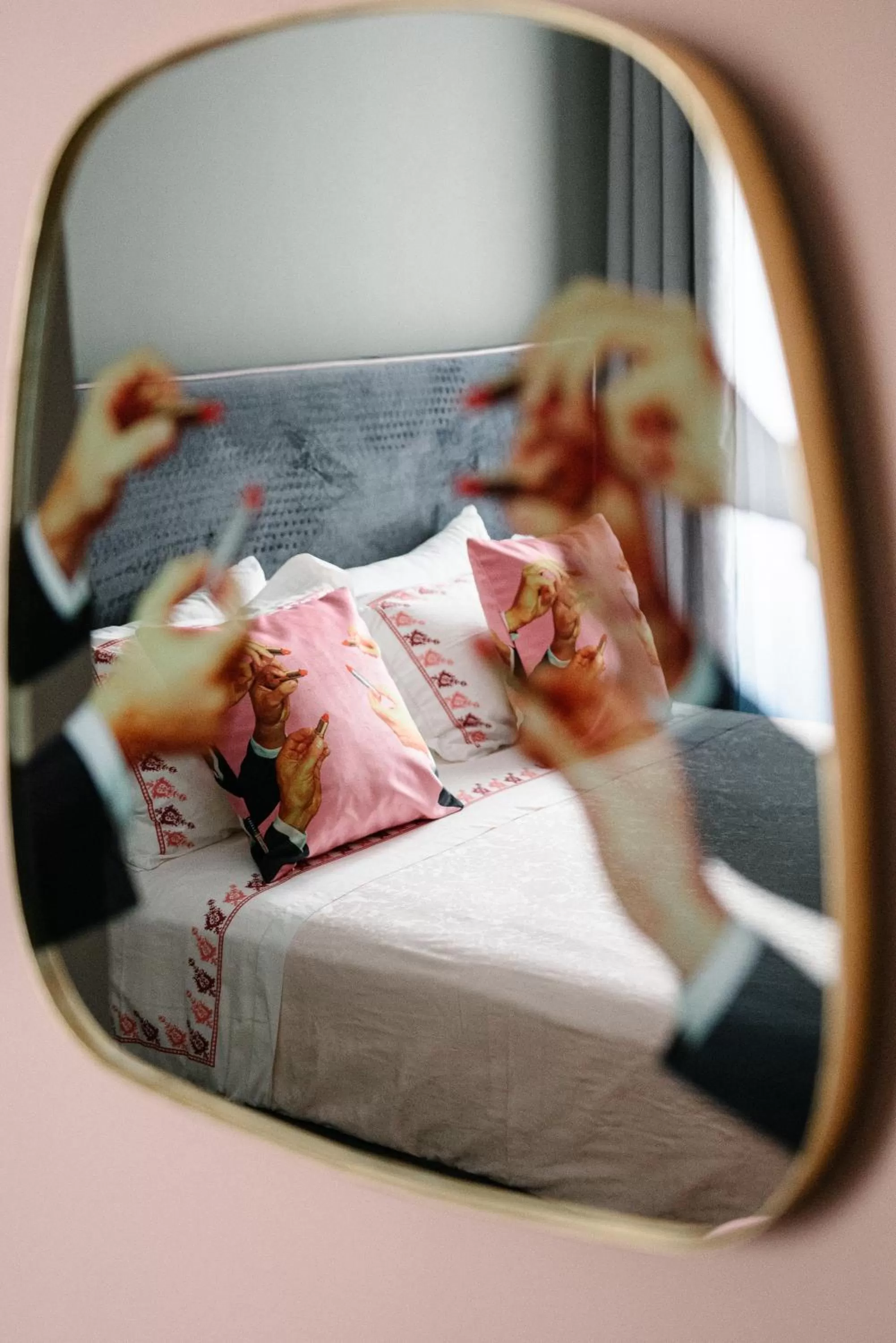 Bedroom, Bed in Aron Only Suites Bed and Breakfast