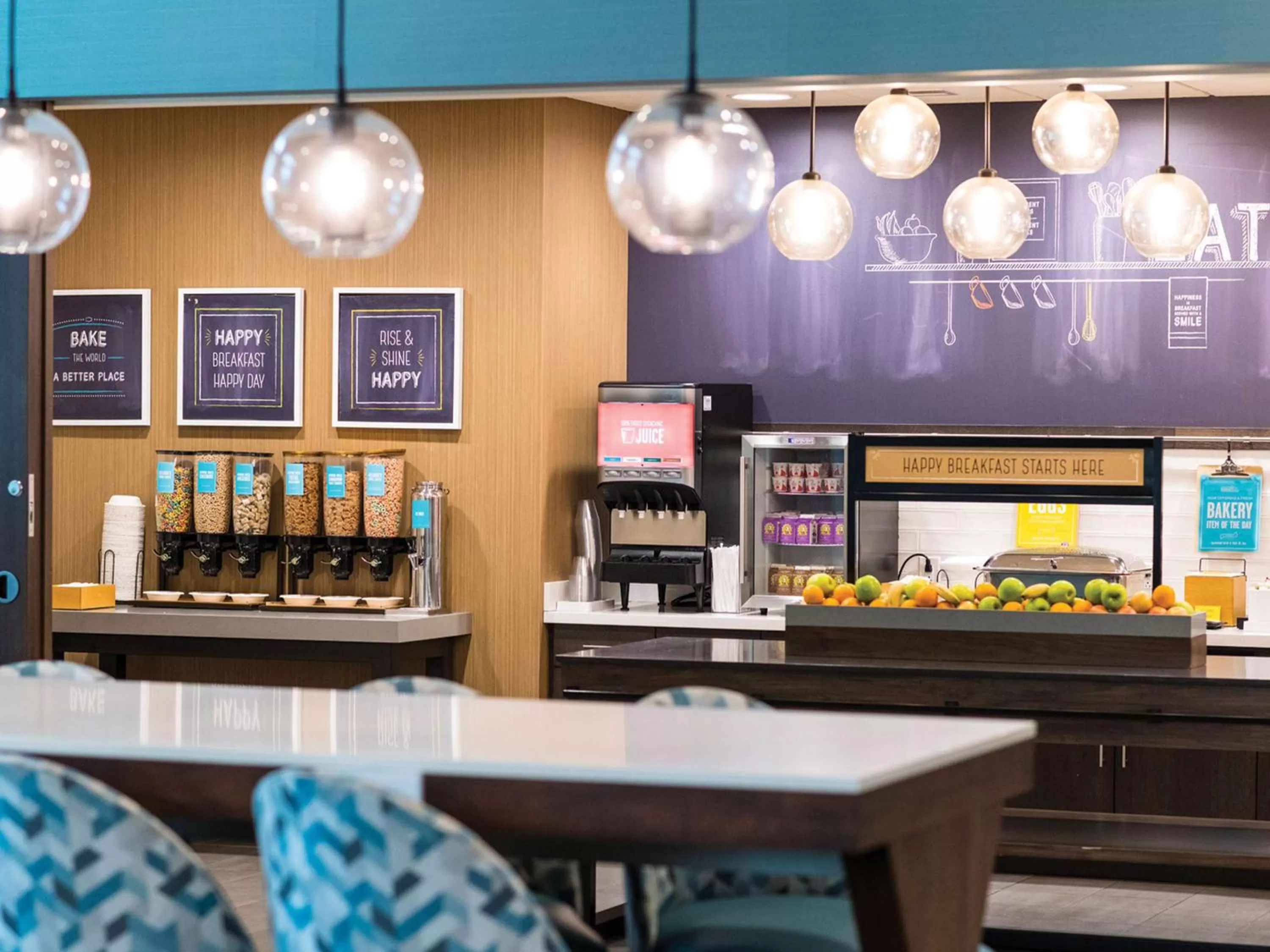 Breakfast in Hampton Inn & Suites Erie Bayfront