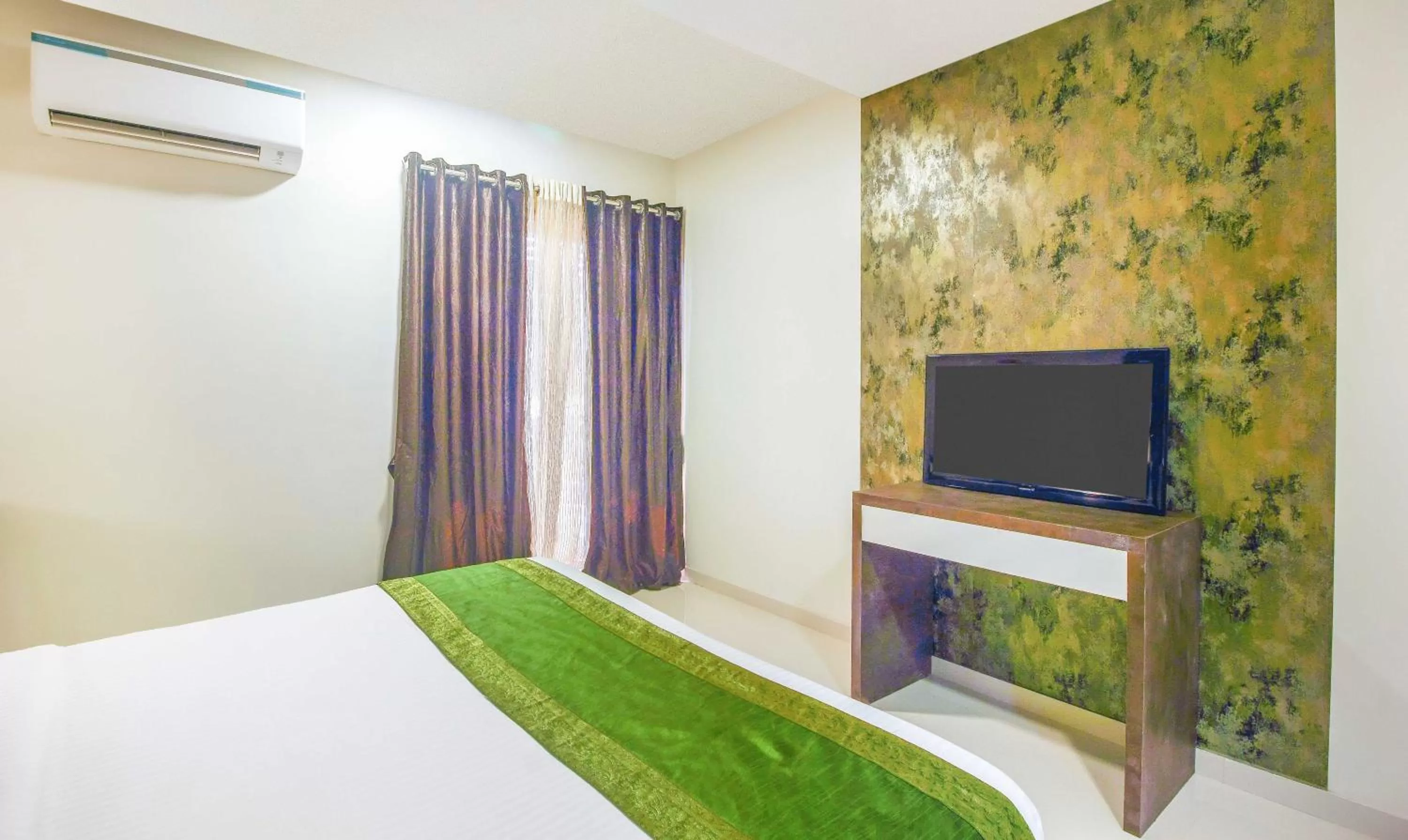 Bedroom, Bed in Treebo Blue Moon Powai