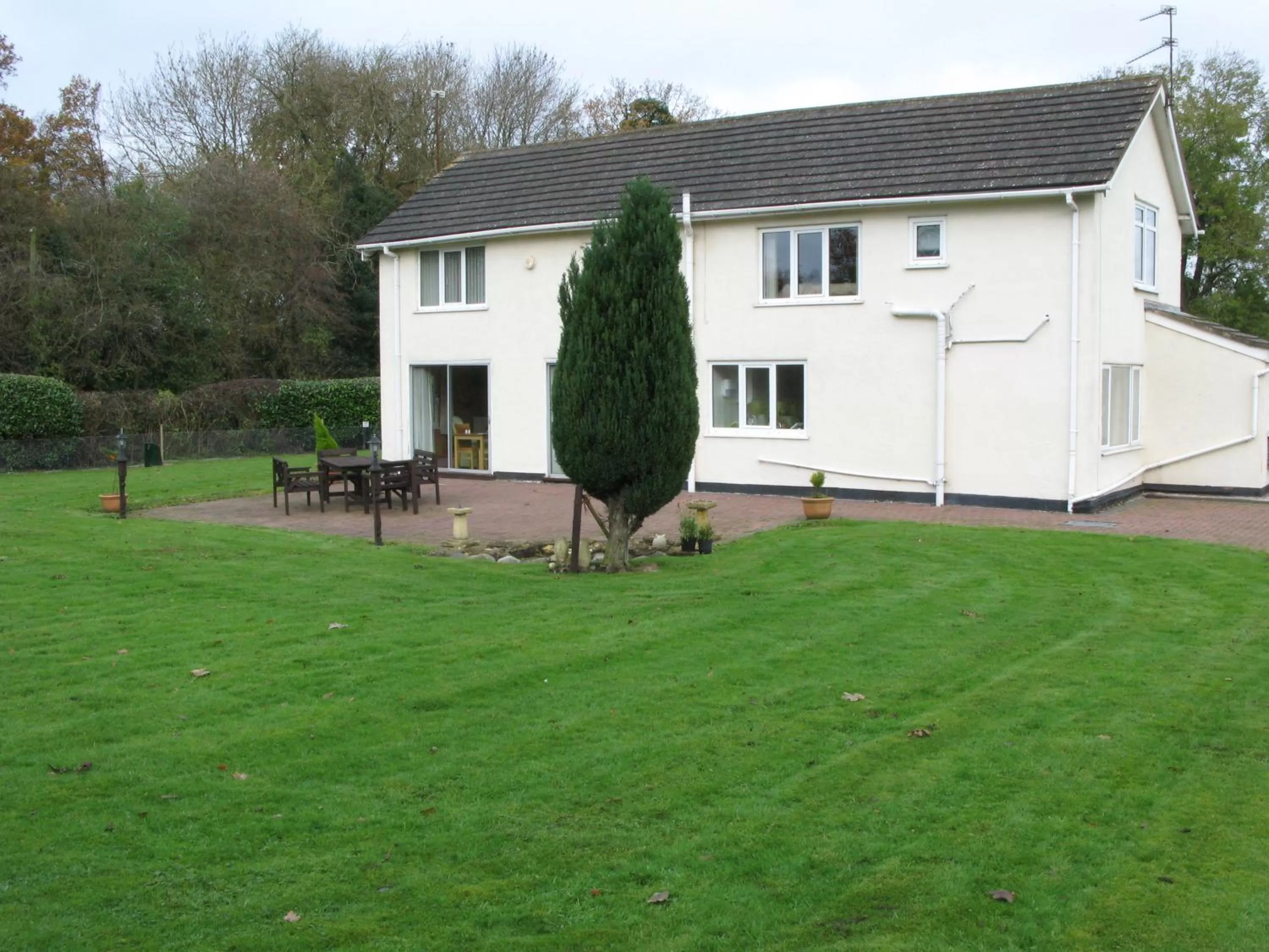 Facade/entrance in Broadwell Guest House