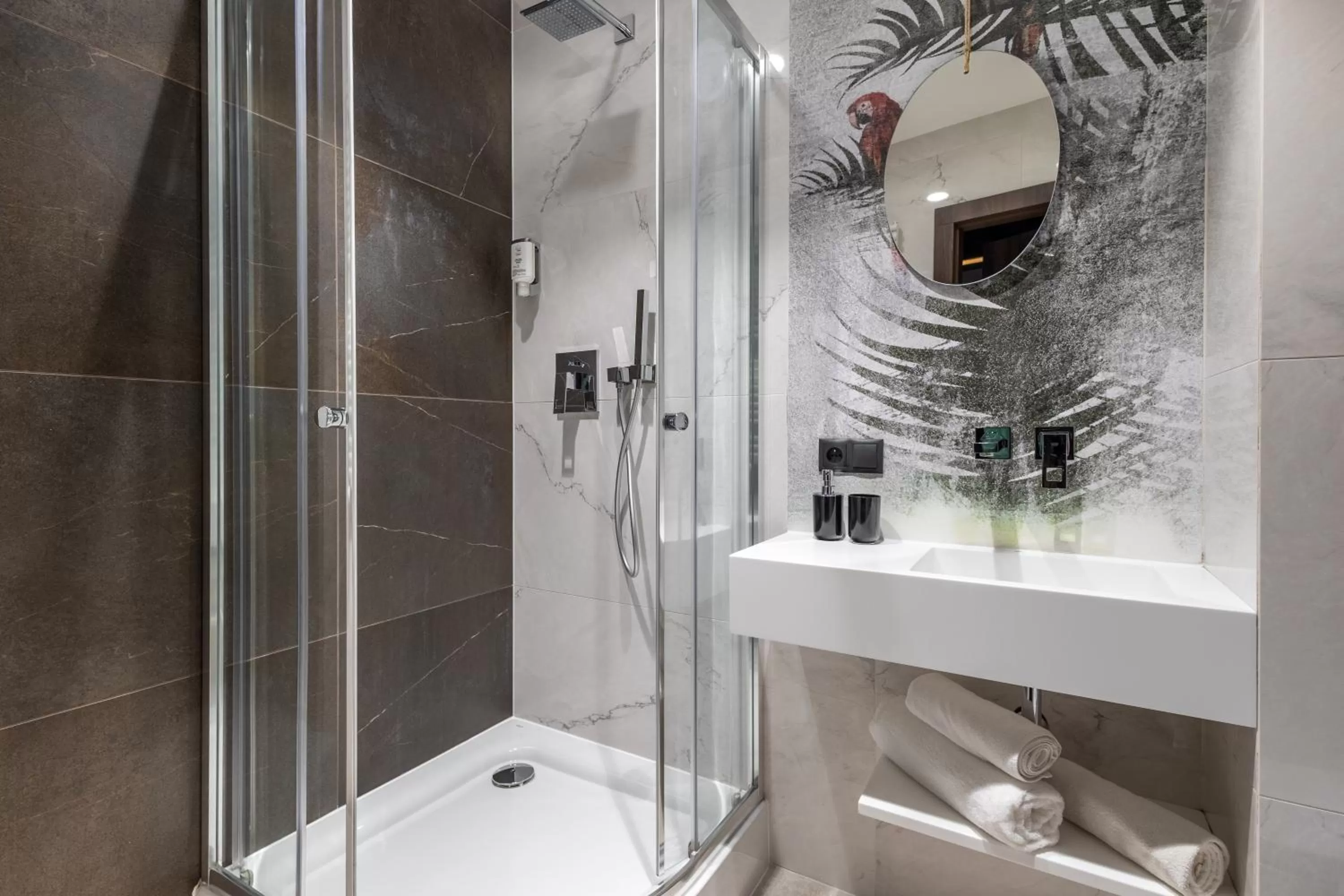 Shower in Hotel Zoo by Afrykarium Wroclaw