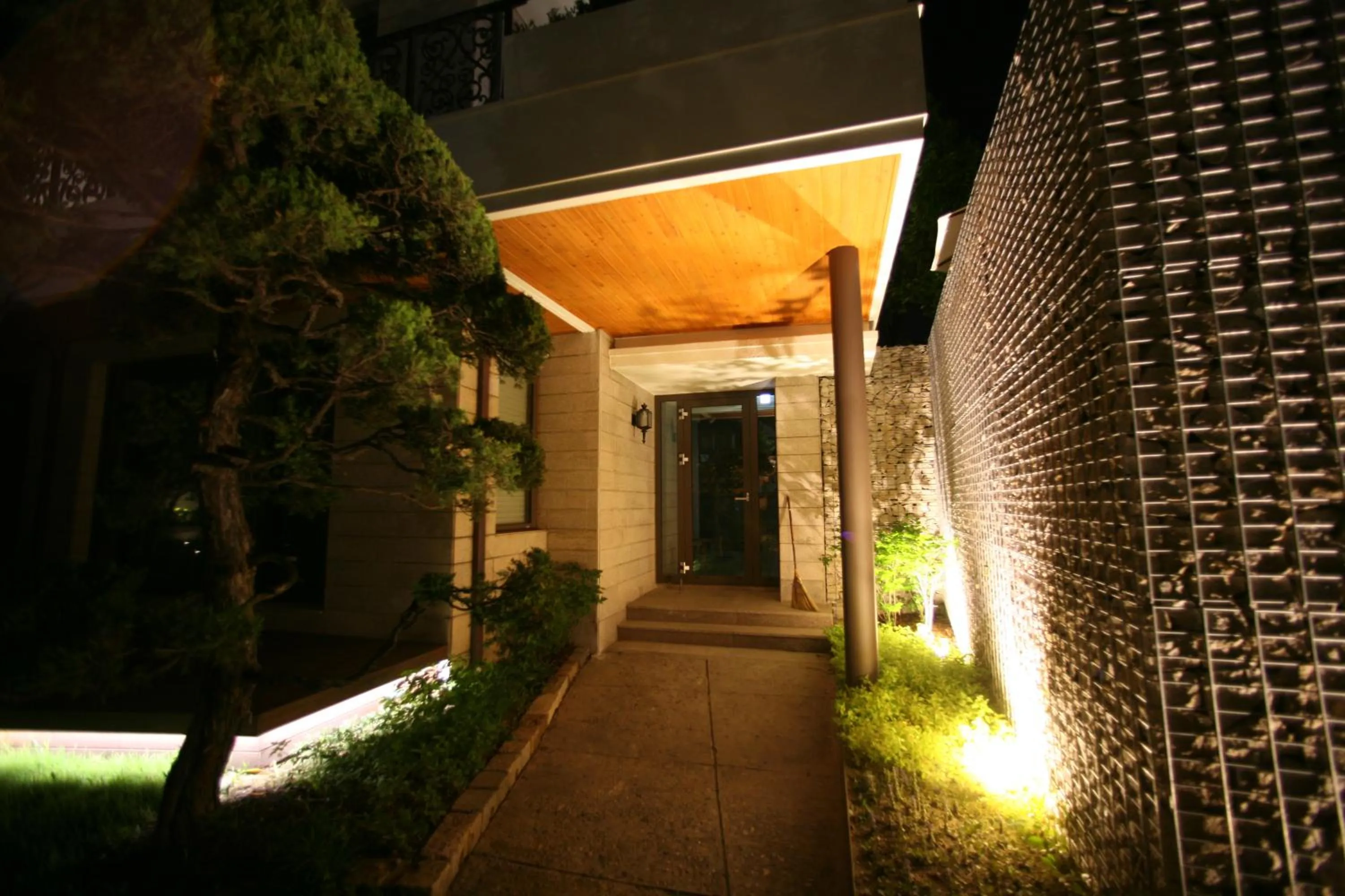 Property building, Facade/Entrance in Bonum 1957 Hanok and Boutique