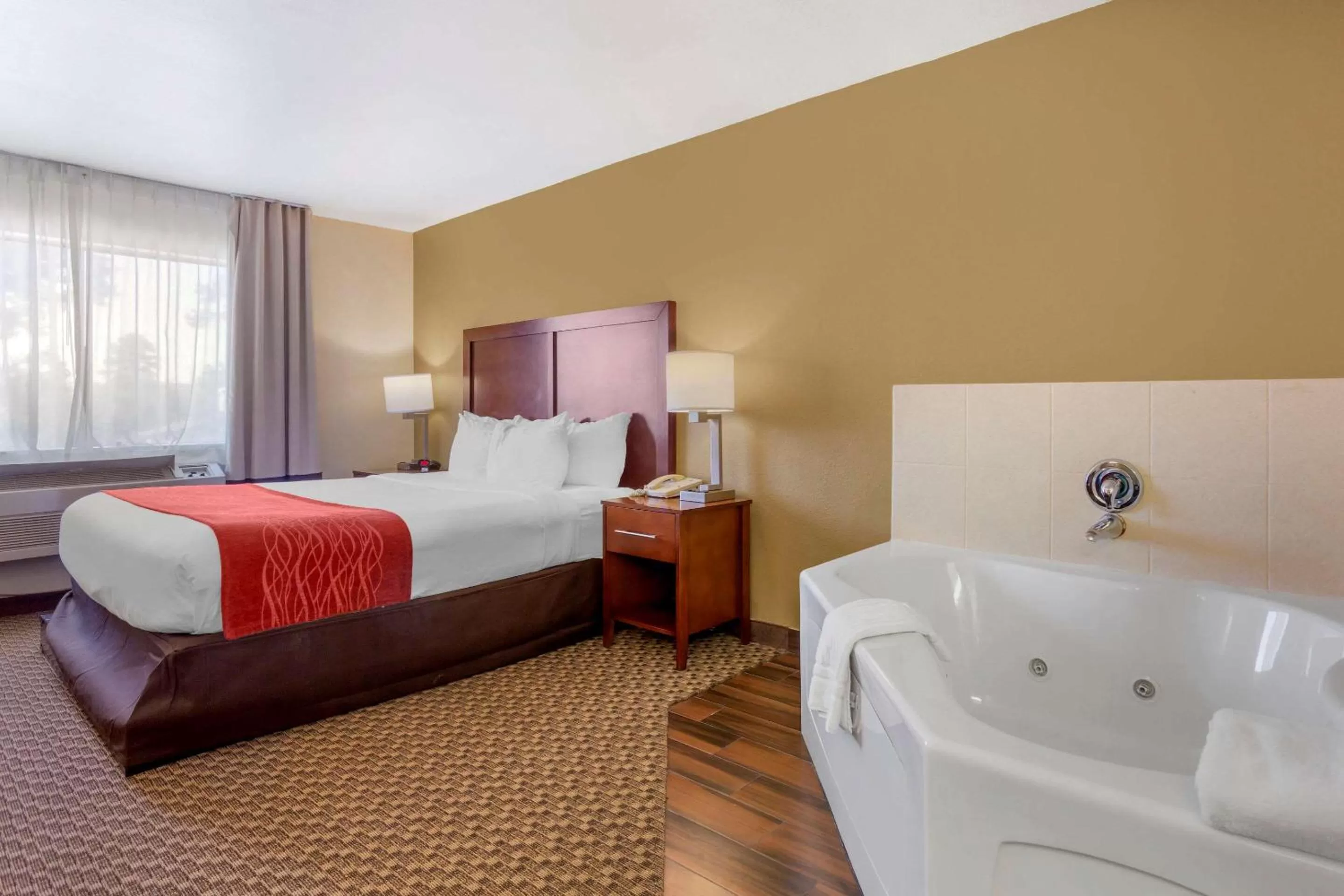 Photo of the whole room, Bed in Comfort Inn Payson