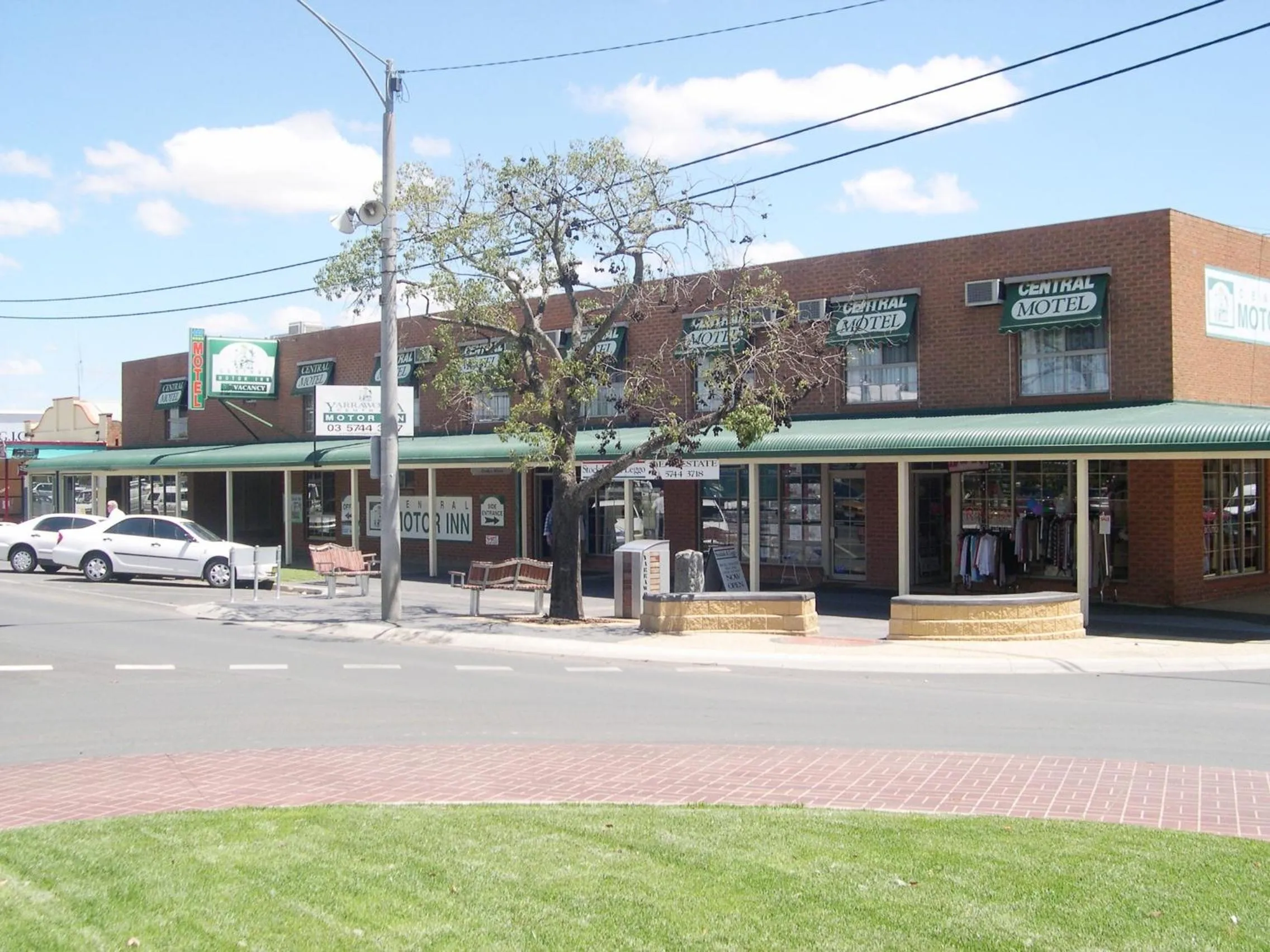 Facade/entrance in Central Yarrawonga Motor Inn