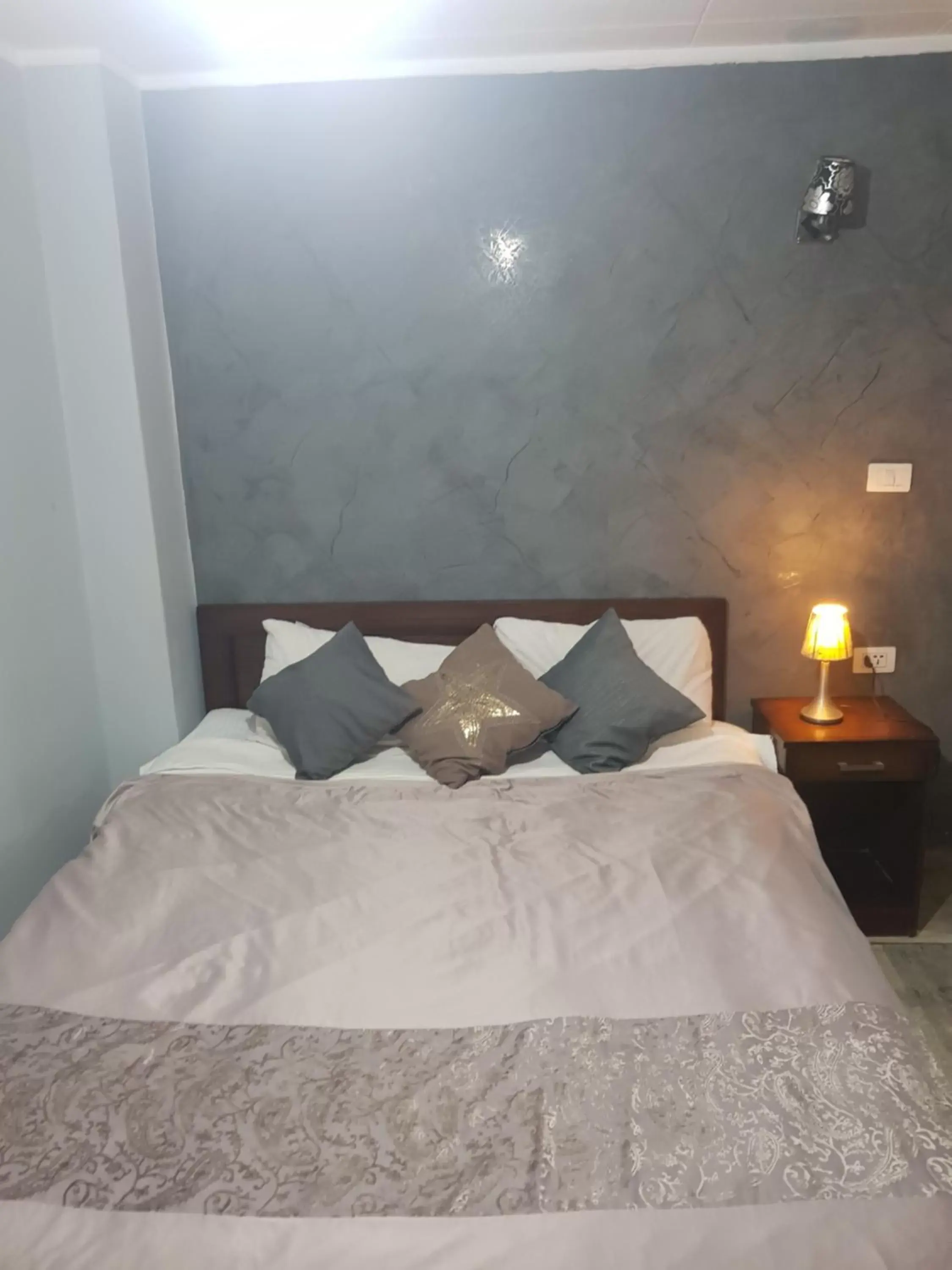 Double Room with Private Bathroom in Downtown Inn Double Room with Private Bathroom in Downtown Inn