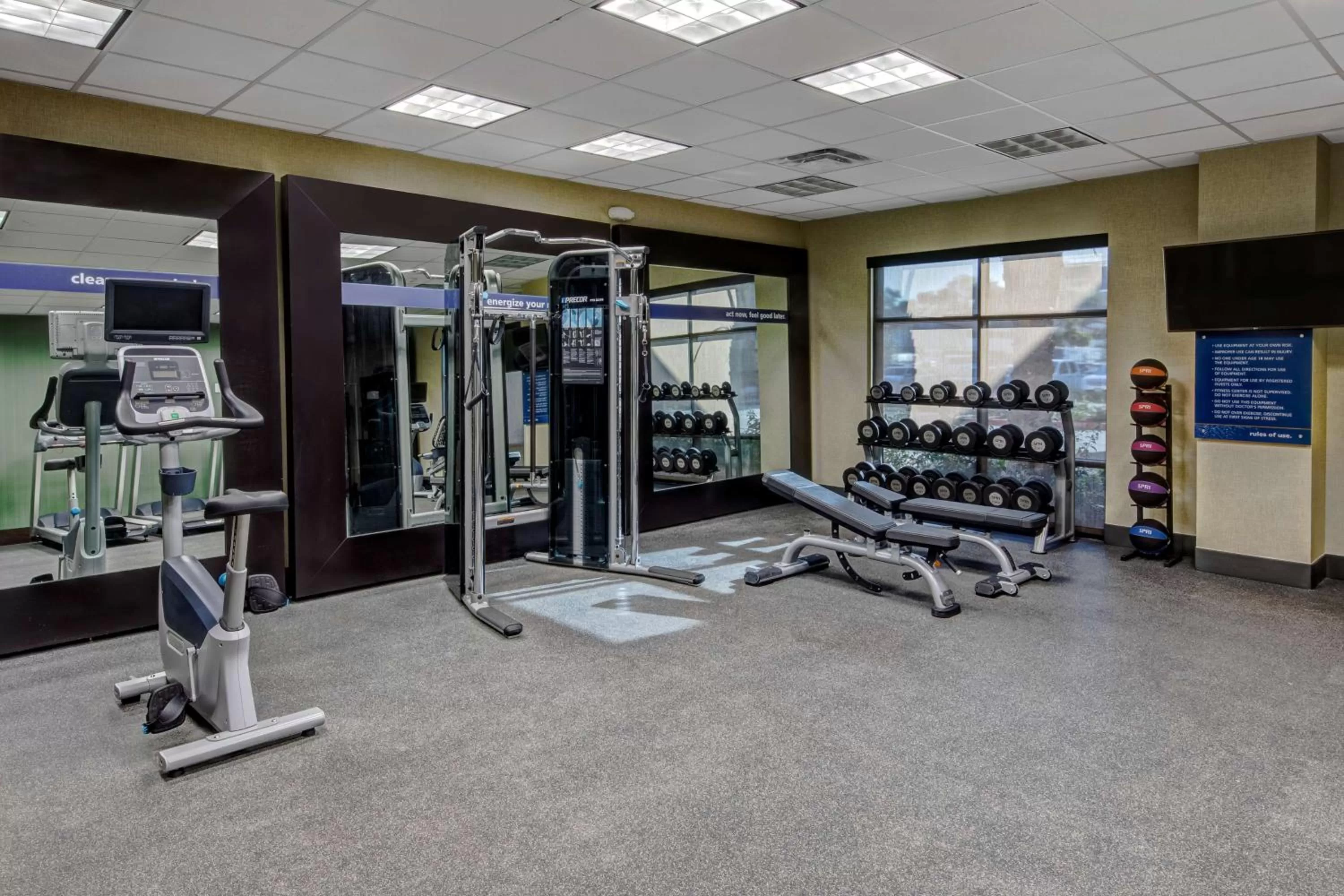 Fitness centre/facilities in Hampton Inn & Suites San Jose Airport