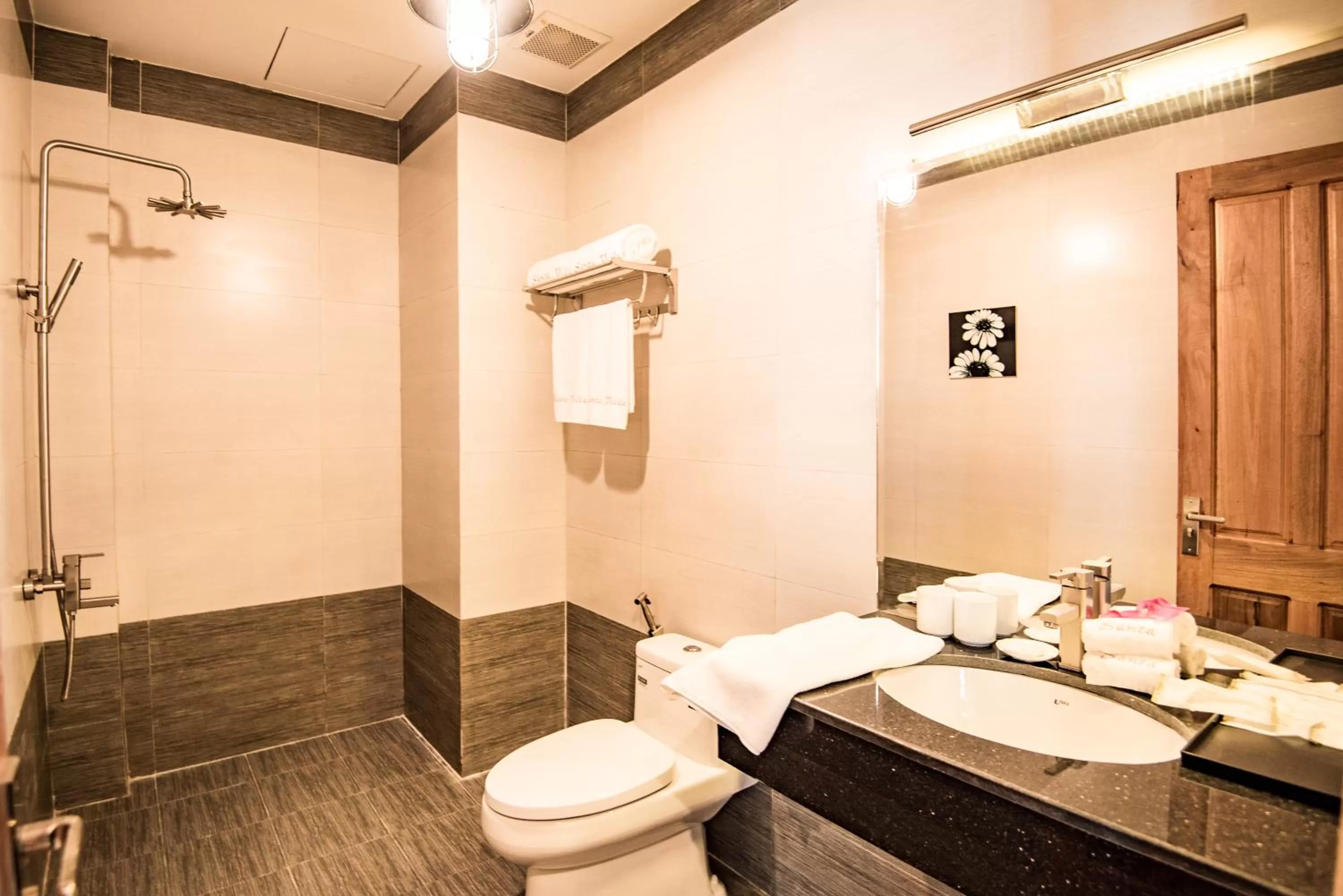 Shower in Santa Sea Villa