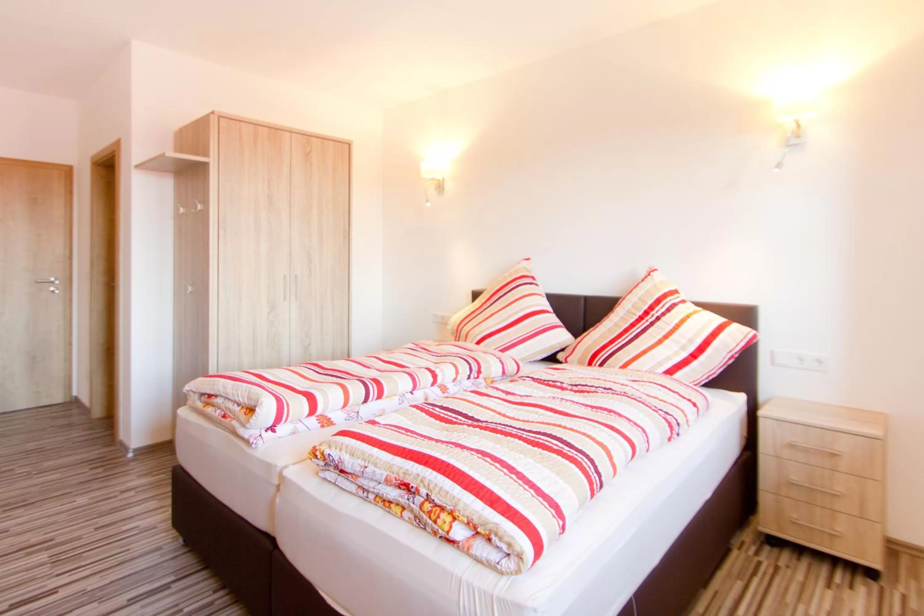 Photo of the whole room, Bed in Gasthaus Paulus