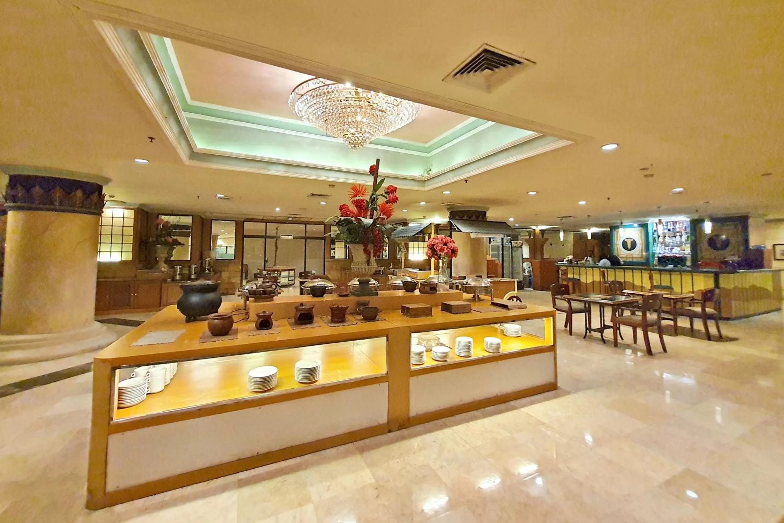 Restaurant/places to eat in Tunjungan Hotel