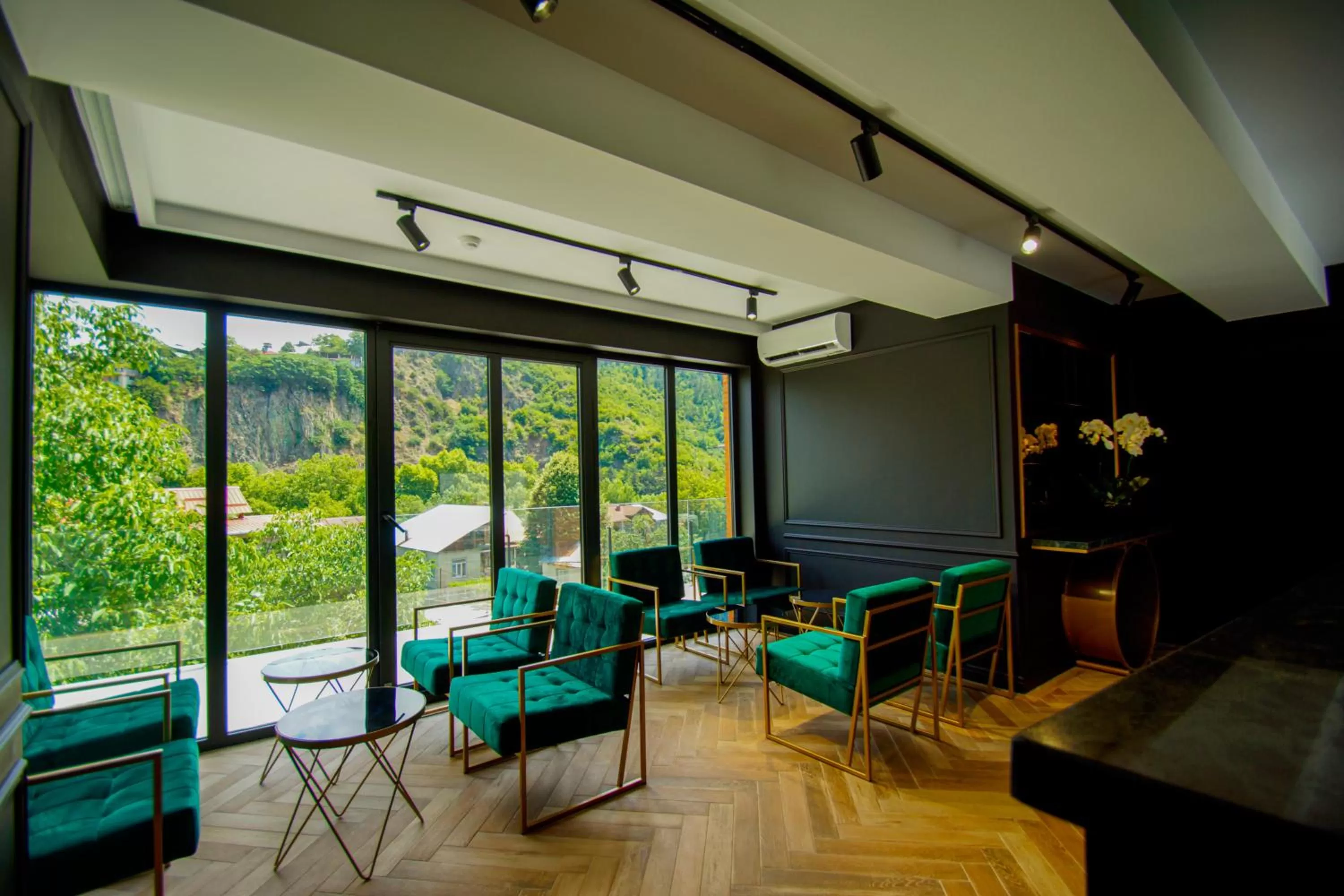 Lounge or bar in Borjomi Bridge Hotel